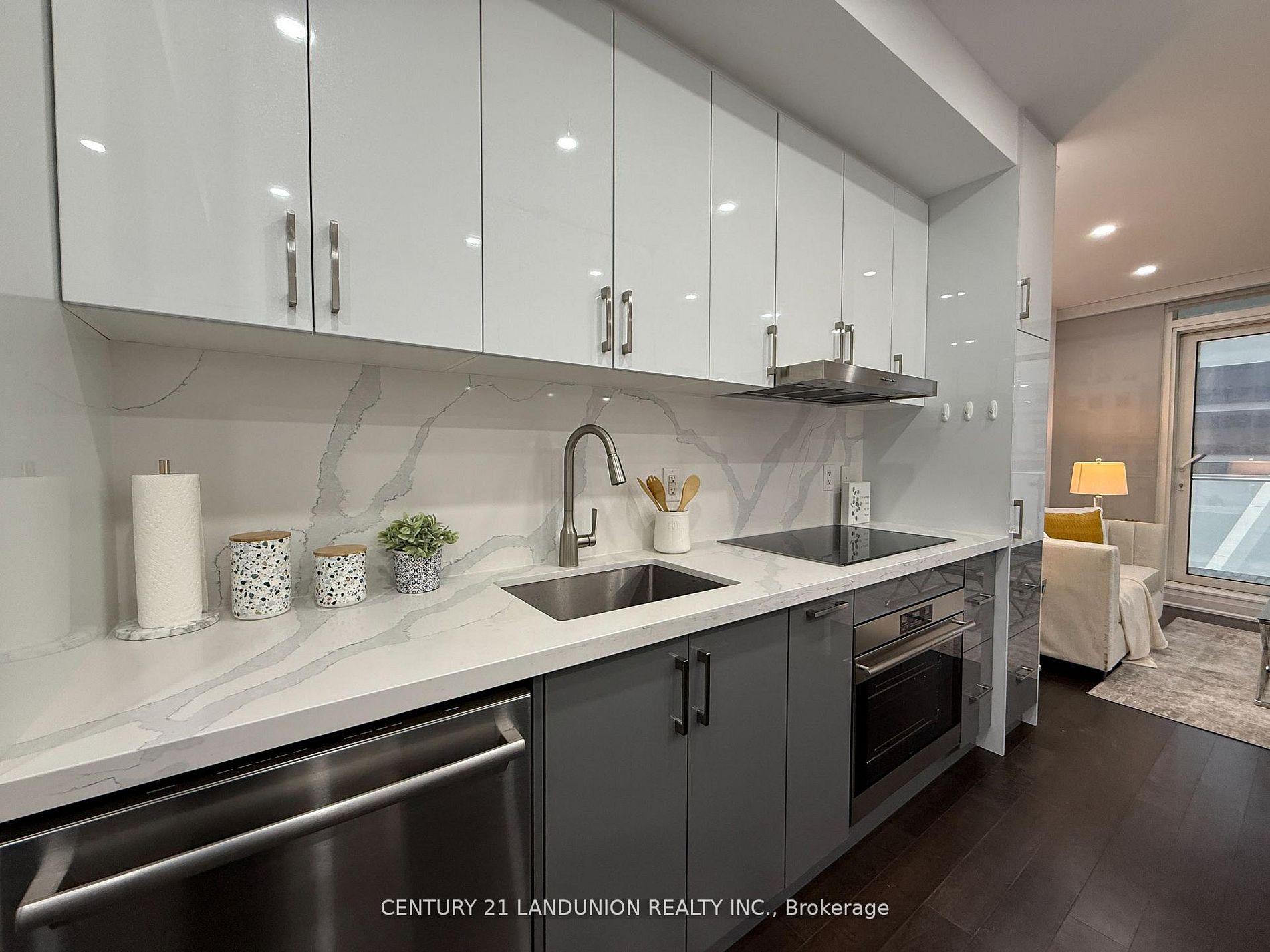 Photo 4 of Unit 1508, 1 Bloor Street E, Toronto, Church-Yonge Corridor — HOMEH