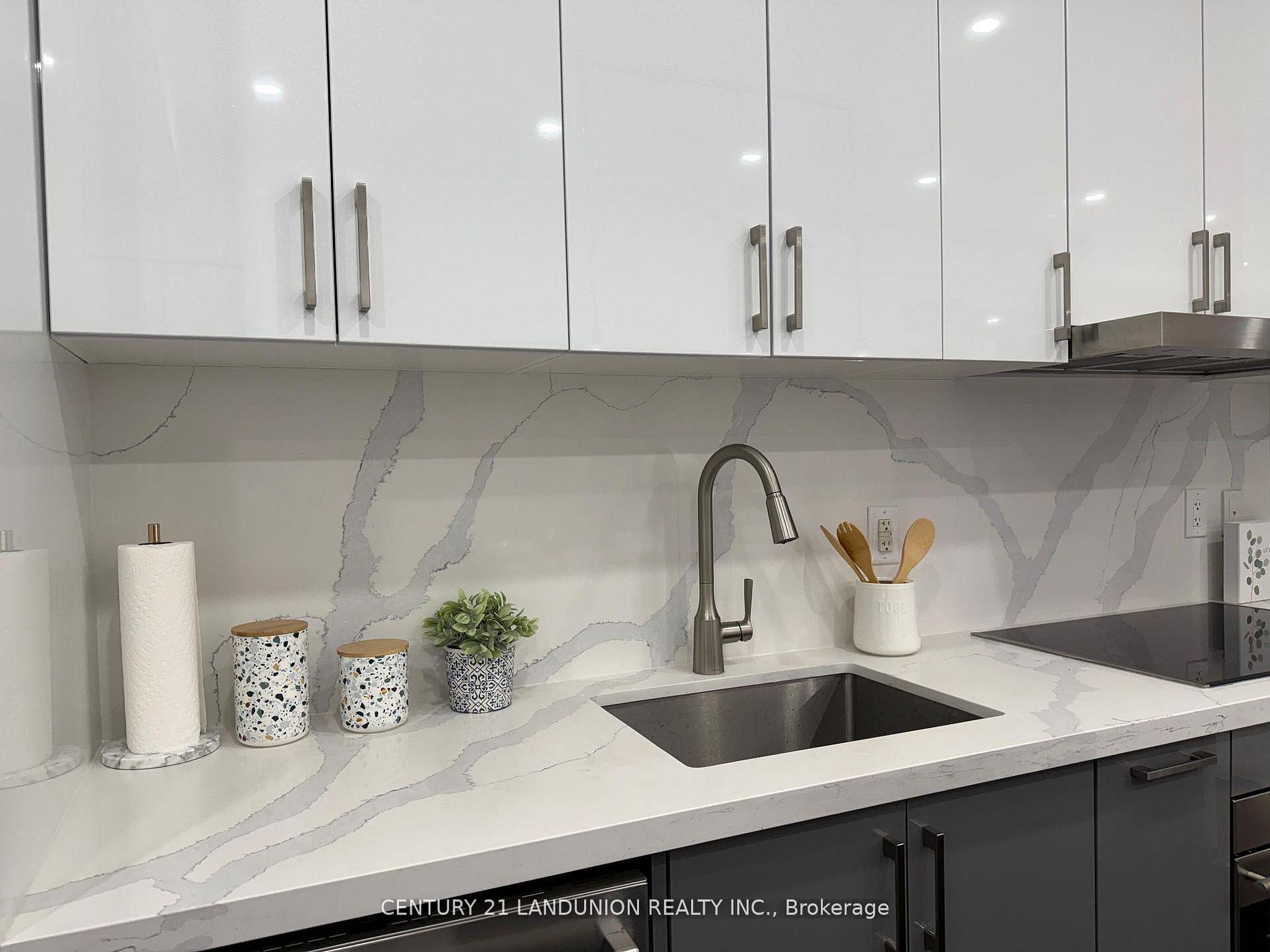 Photo 5 of Unit 1508, 1 Bloor Street E, Toronto, Church-Yonge Corridor — HOMEH