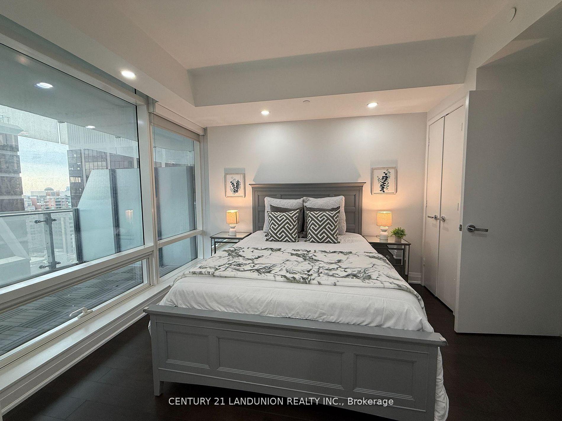 Photo 15 of Unit 1508, 1 Bloor Street E, Toronto, Church-Yonge Corridor — HOMEH