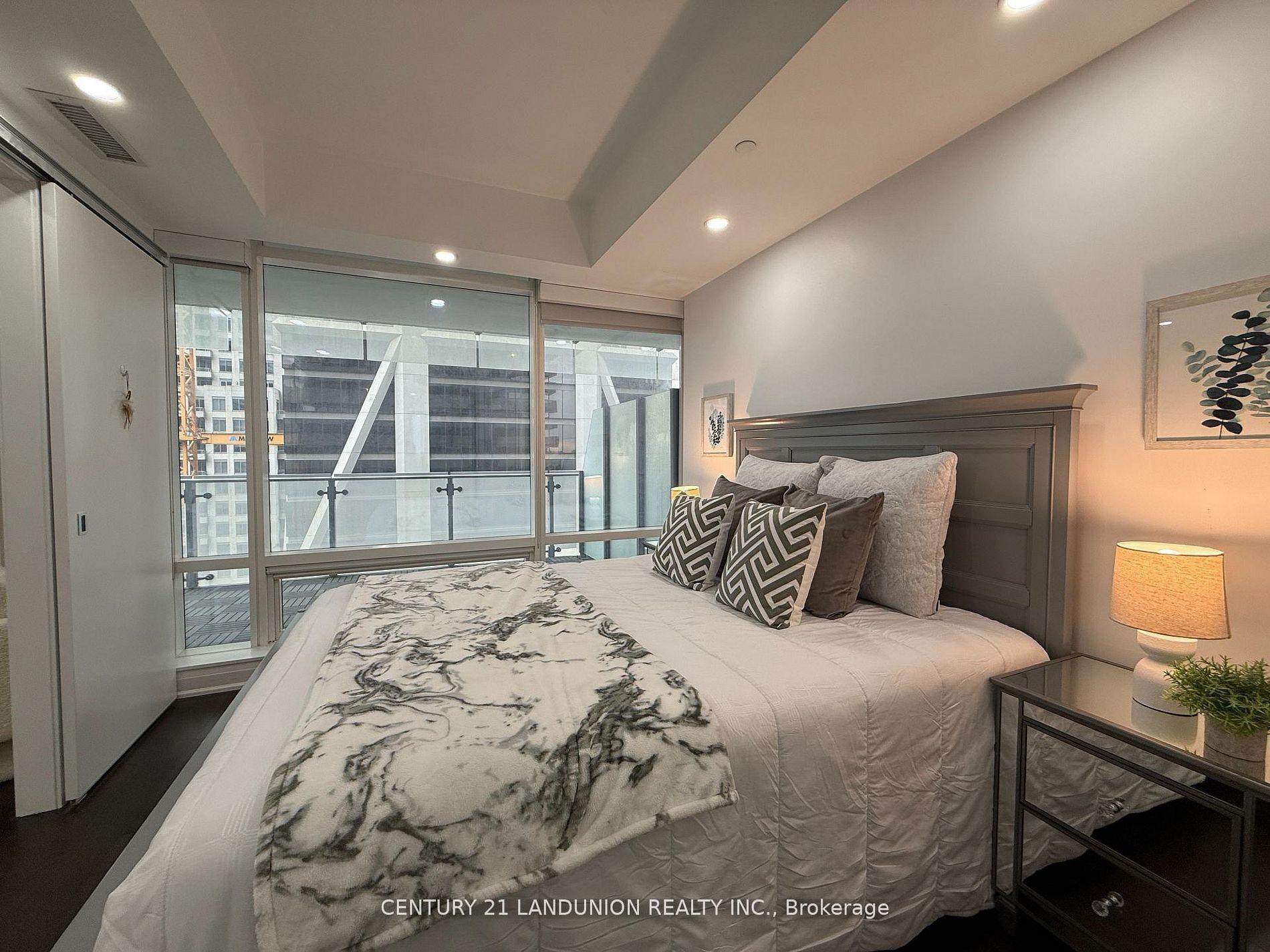Photo 17 of Unit 1508, 1 Bloor Street E, Toronto, Church-Yonge Corridor — HOMEH