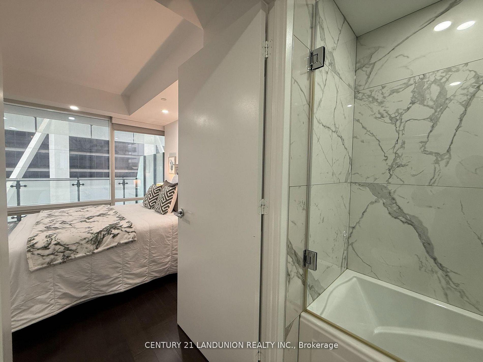 Photo 19 of Unit 1508, 1 Bloor Street E, Toronto, Church-Yonge Corridor — HOMEH