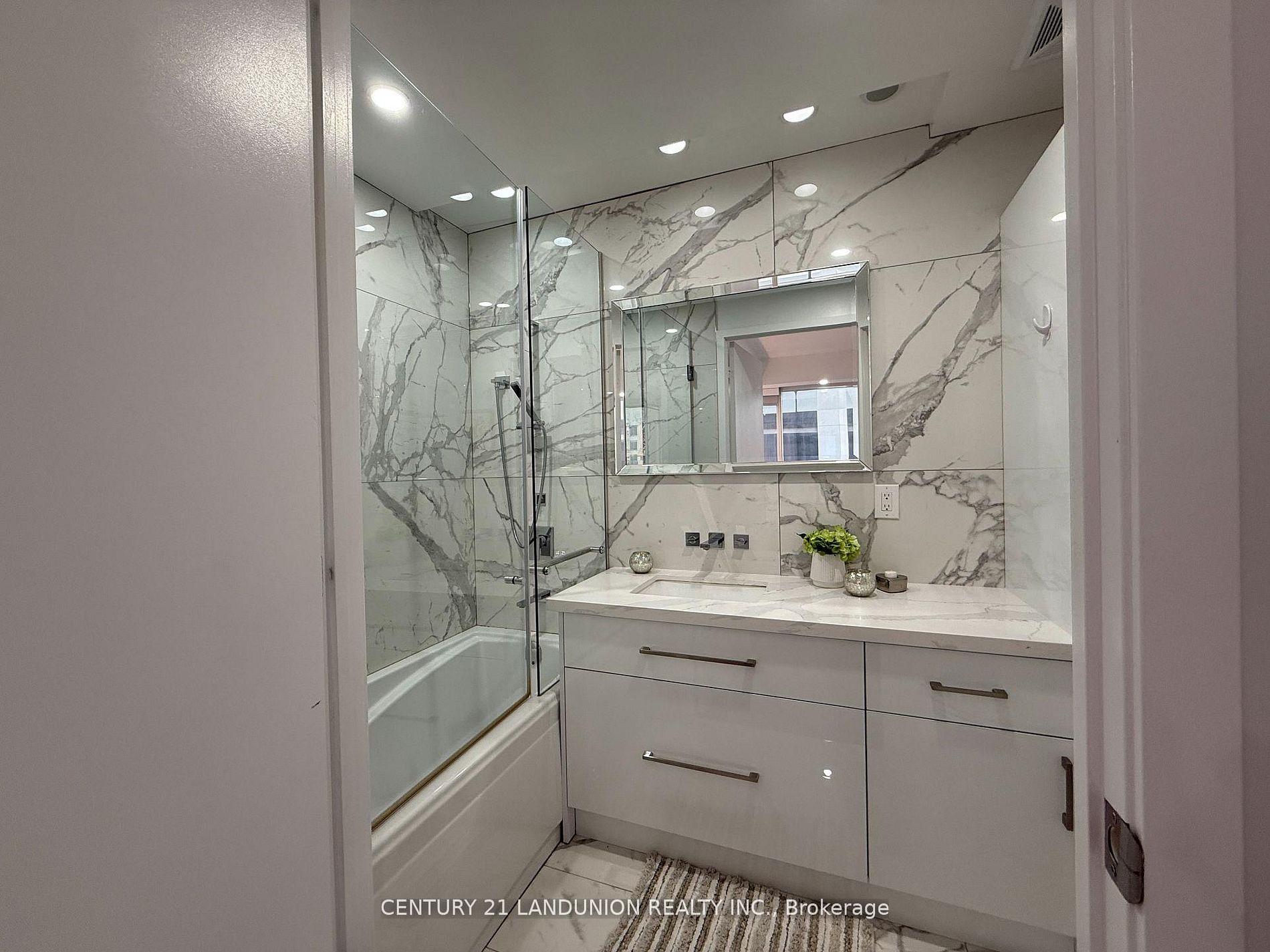 Photo 22 of Unit 1508, 1 Bloor Street E, Toronto, Church-Yonge Corridor — HOMEH