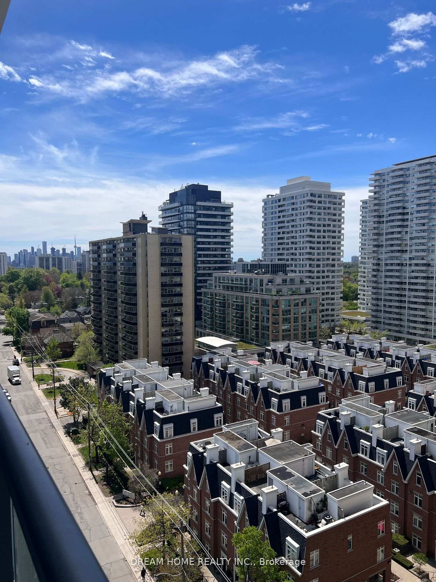 Photo 9 of Unit 1407, 125 redpath Avenue, Toronto, Mount Pleasant West — HOMEH