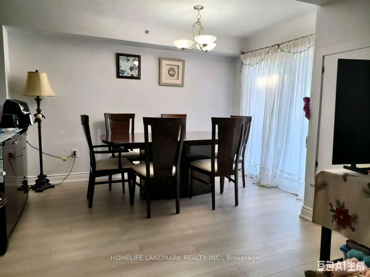 Photo 3 of Unit 818, 75 Weldrick Road E, Richmond Hill, Observatory — HOMEH