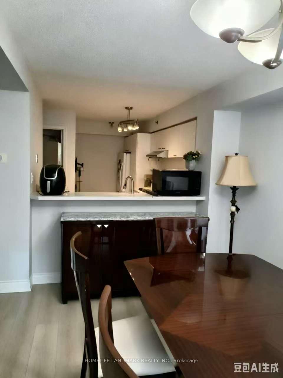 Photo 4 of Unit 818, 75 Weldrick Road E, Richmond Hill, Observatory — HOMEH