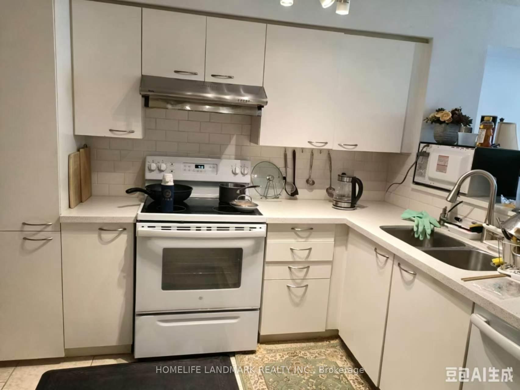 Photo 5 of Unit 818, 75 Weldrick Road E, Richmond Hill, Observatory — HOMEH