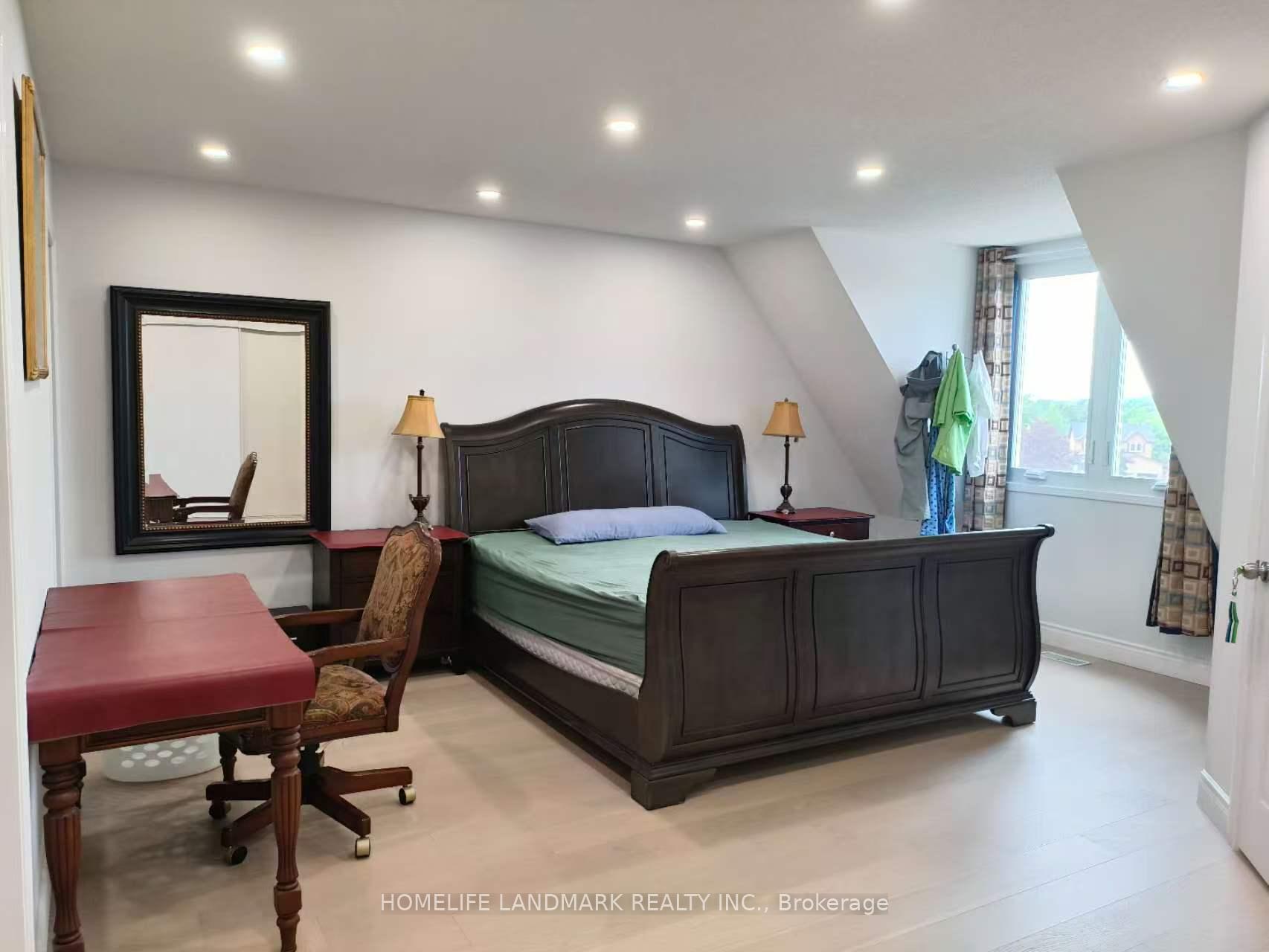 Photo 12 of Unit 818, 75 Weldrick Road E, Richmond Hill, Observatory — HOMEH