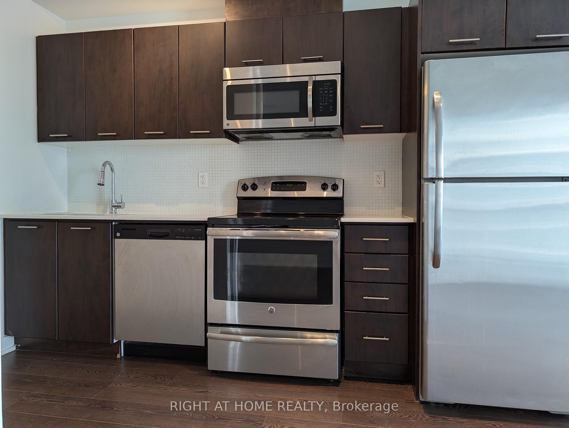 Photo 2 of Unit 1109, 20 Bruyeres Mews, Toronto, Niagara — HOMEH