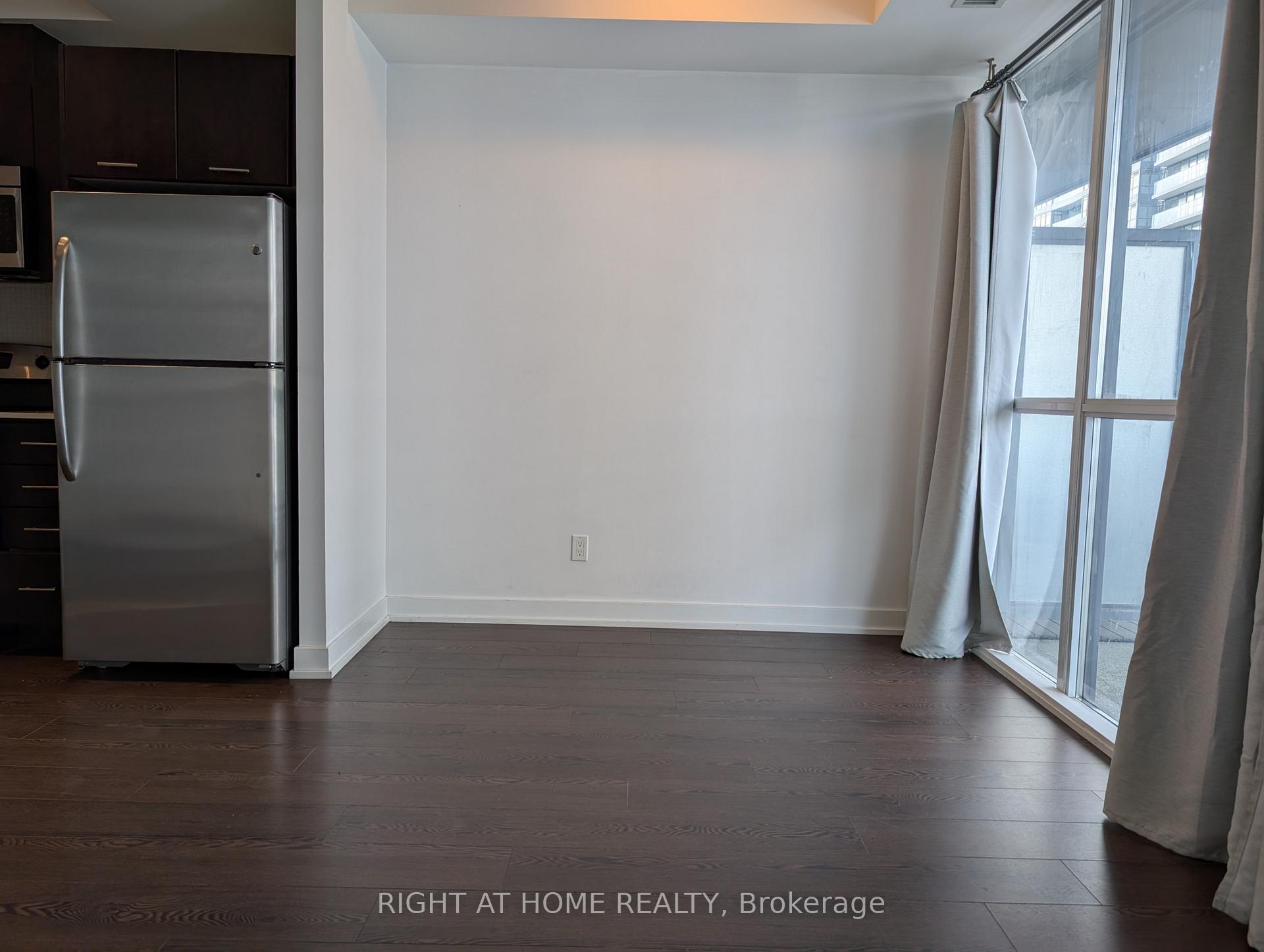 Photo 6 of Unit 1109, 20 Bruyeres Mews, Toronto, Niagara — HOMEH