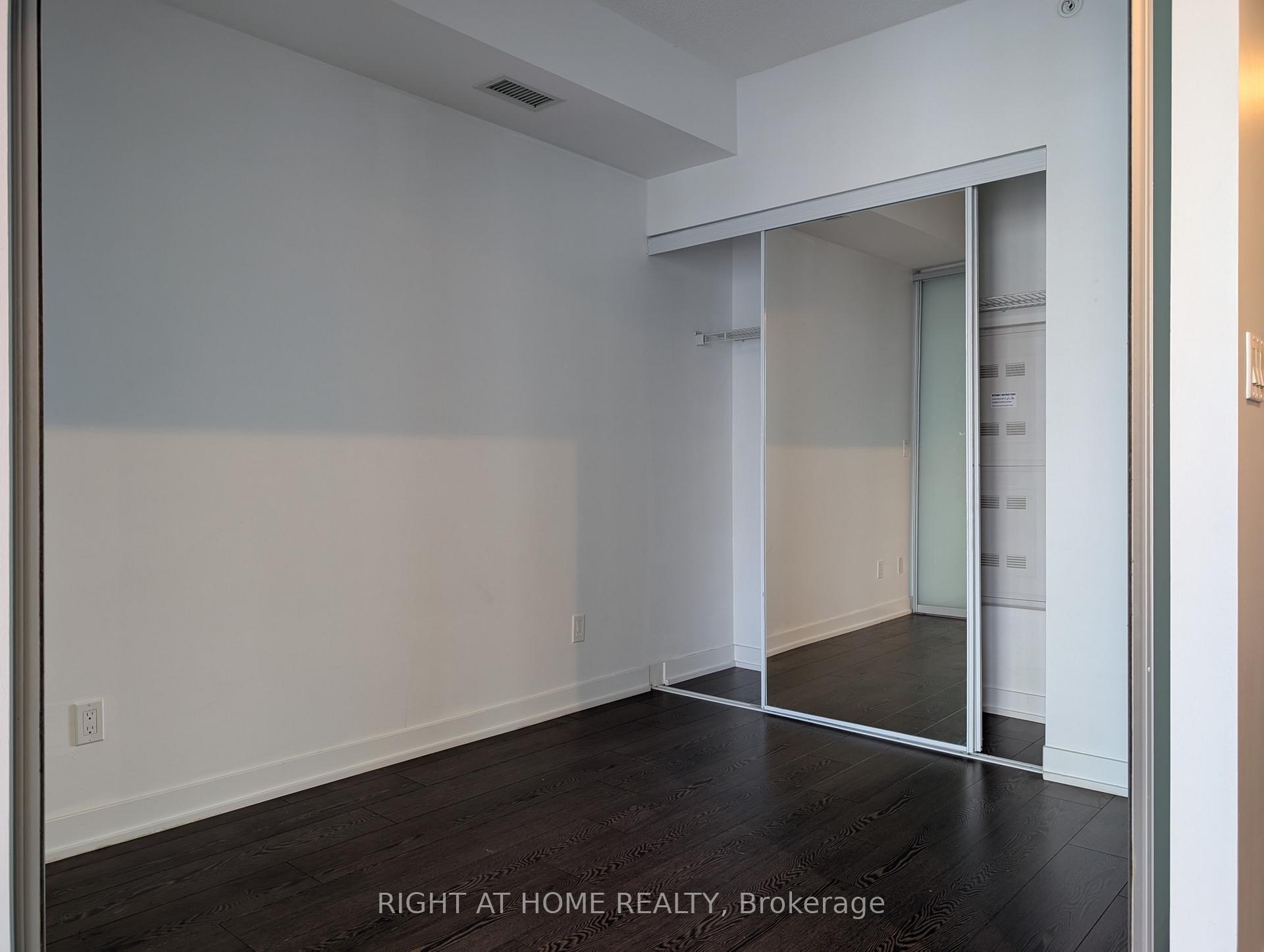 Photo 7 of Unit 1109, 20 Bruyeres Mews, Toronto, Niagara — HOMEH