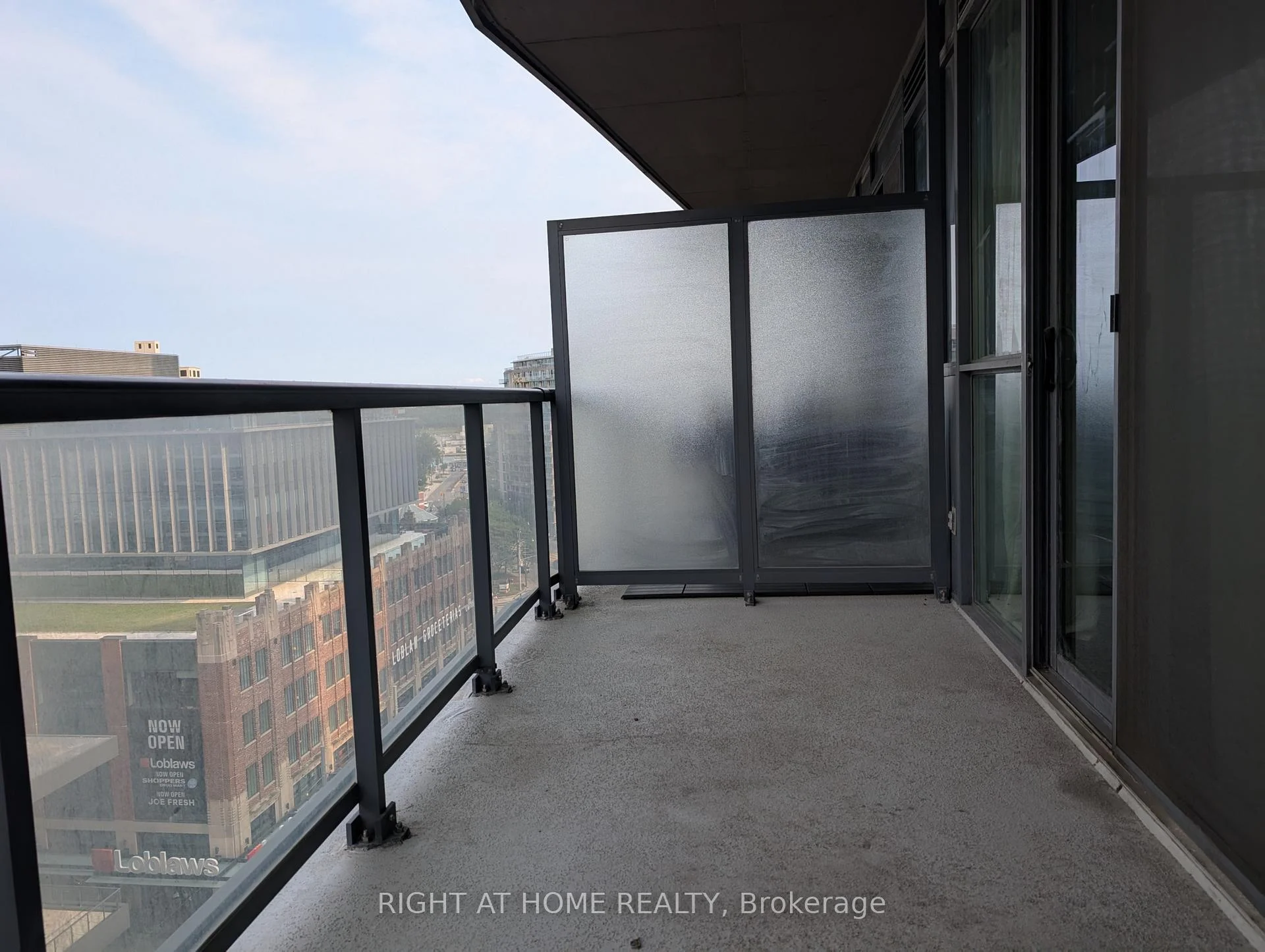 Photo 12 of Unit 1109, 20 Bruyeres Mews, Toronto, Niagara — HOMEH