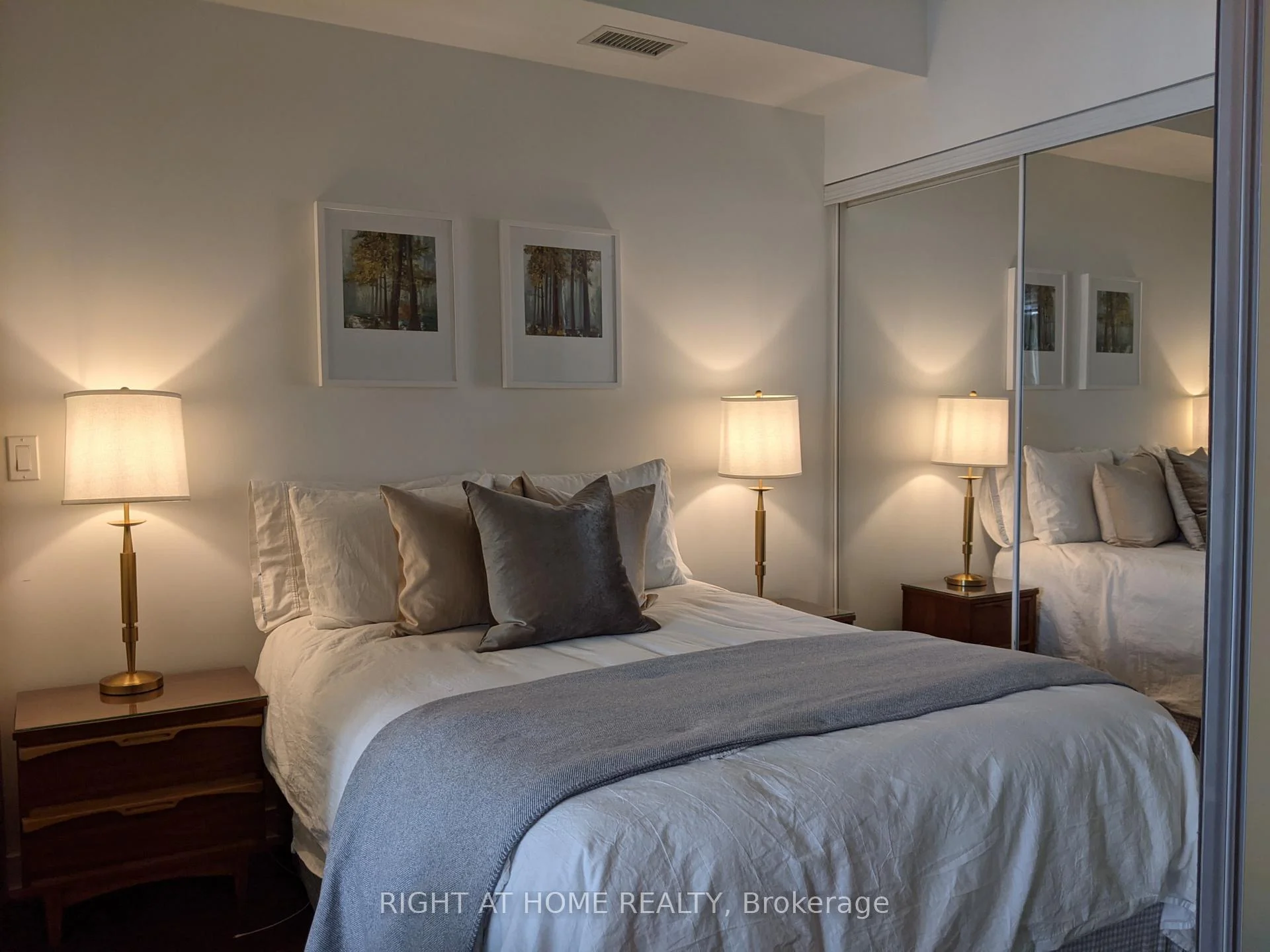 Photo 19 of Unit 1109, 20 Bruyeres Mews, Toronto, Niagara — HOMEH