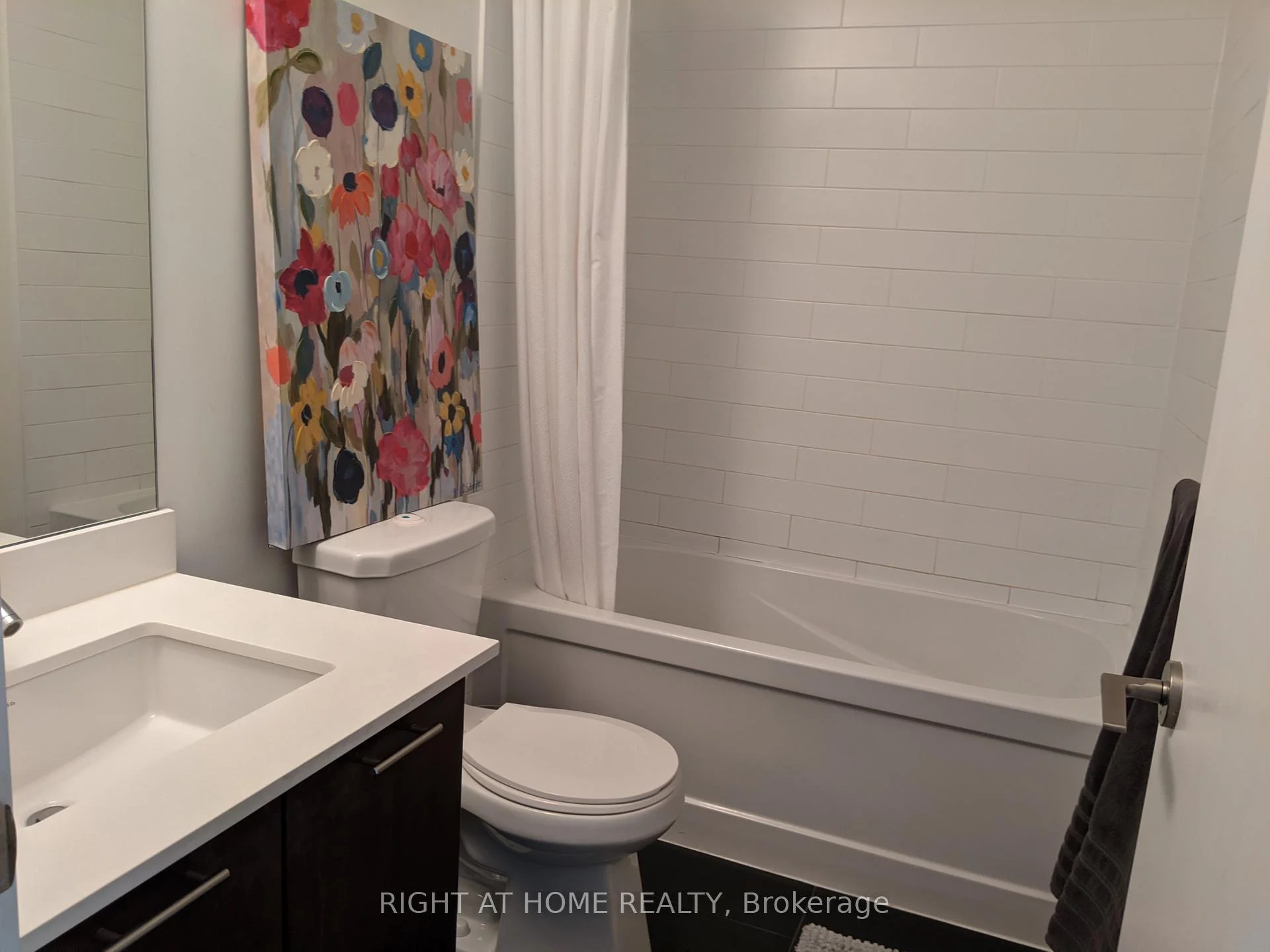 Photo 20 of Unit 1109, 20 Bruyeres Mews, Toronto, Niagara — HOMEH
