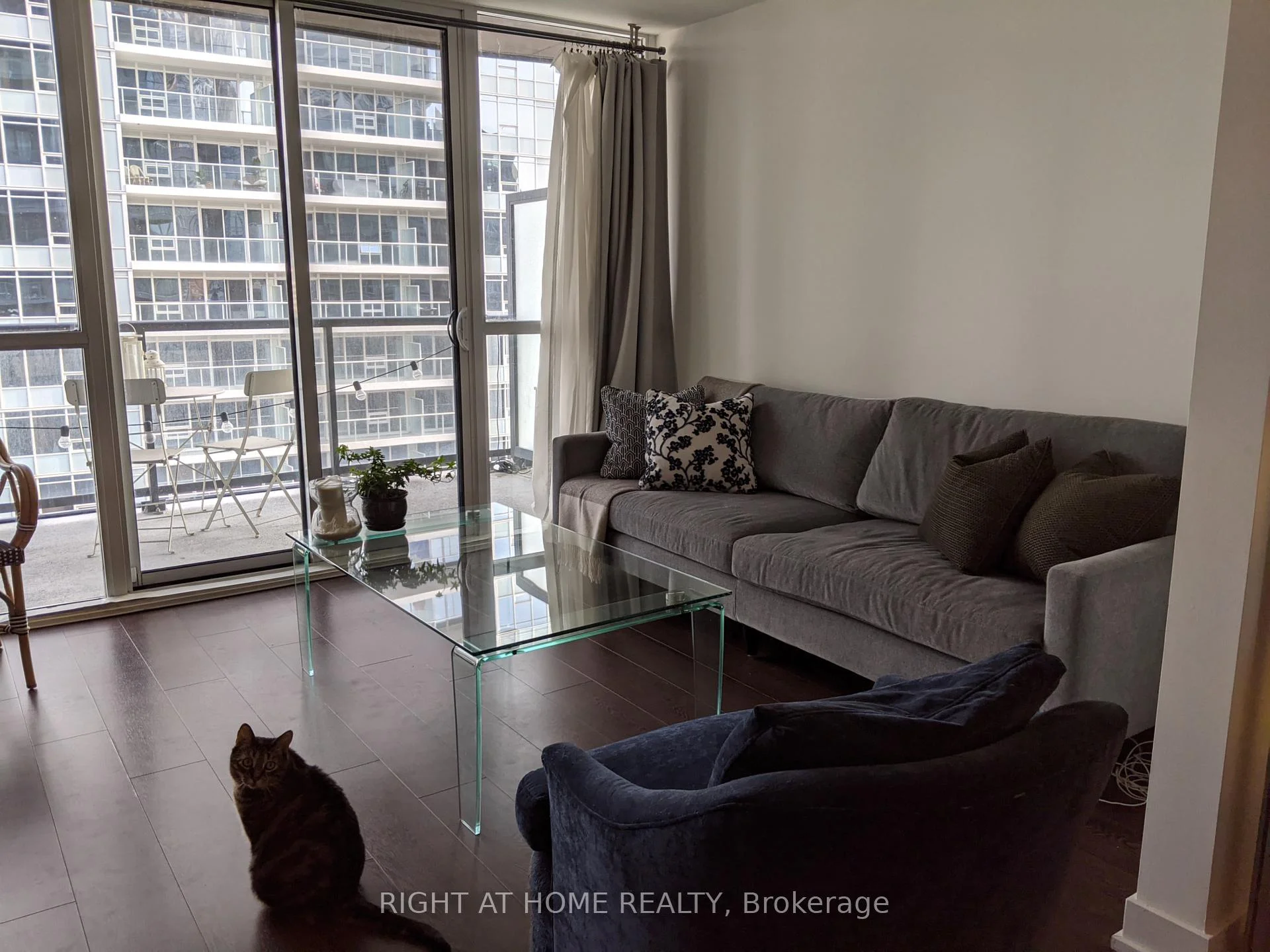 Photo 21 of Unit 1109, 20 Bruyeres Mews, Toronto, Niagara — HOMEH
