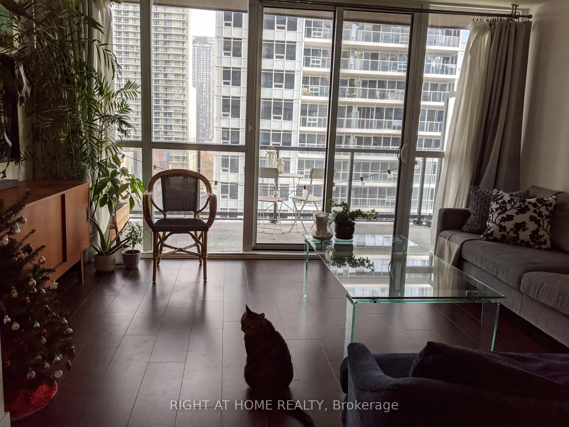 Photo 23 of Unit 1109, 20 Bruyeres Mews, Toronto, Niagara — HOMEH