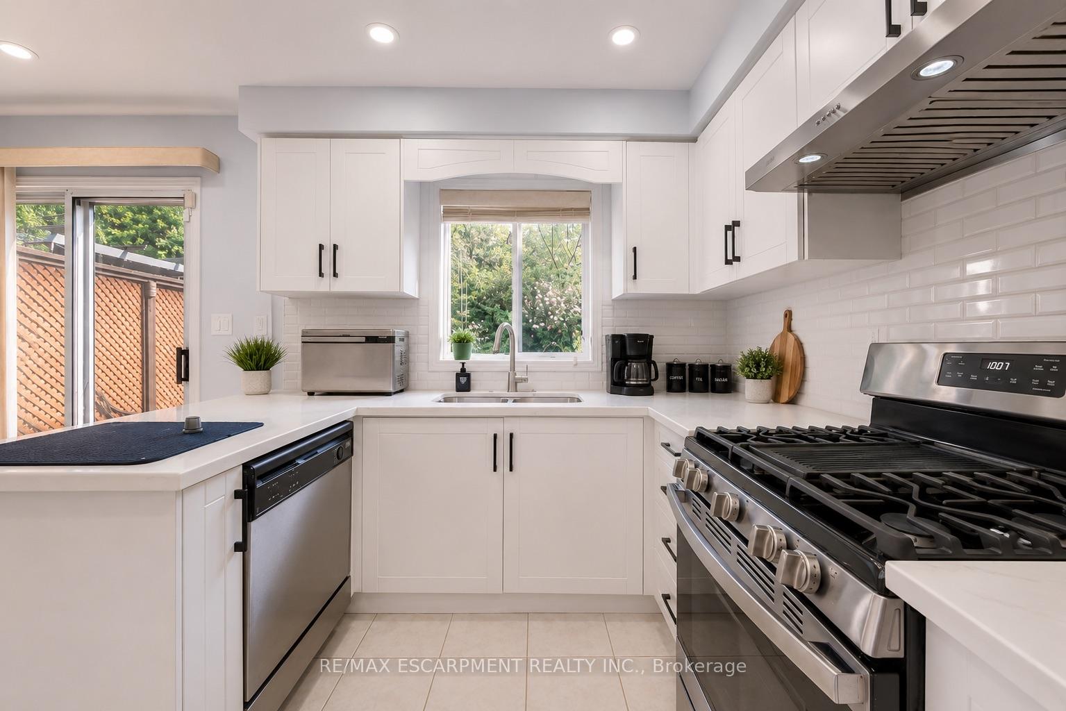 Photo 8 of 1793 Creek Way, Burlington, Uptown — HOMEH