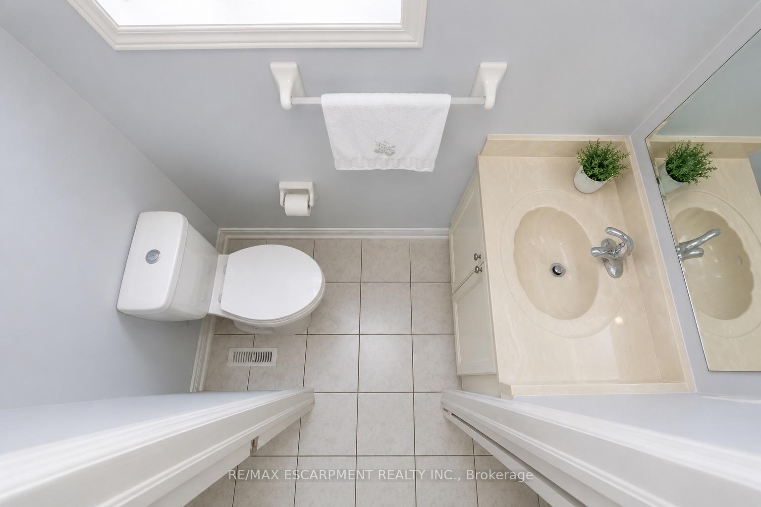 Photo 9 of 1793 Creek Way, Burlington, Uptown — HOMEH