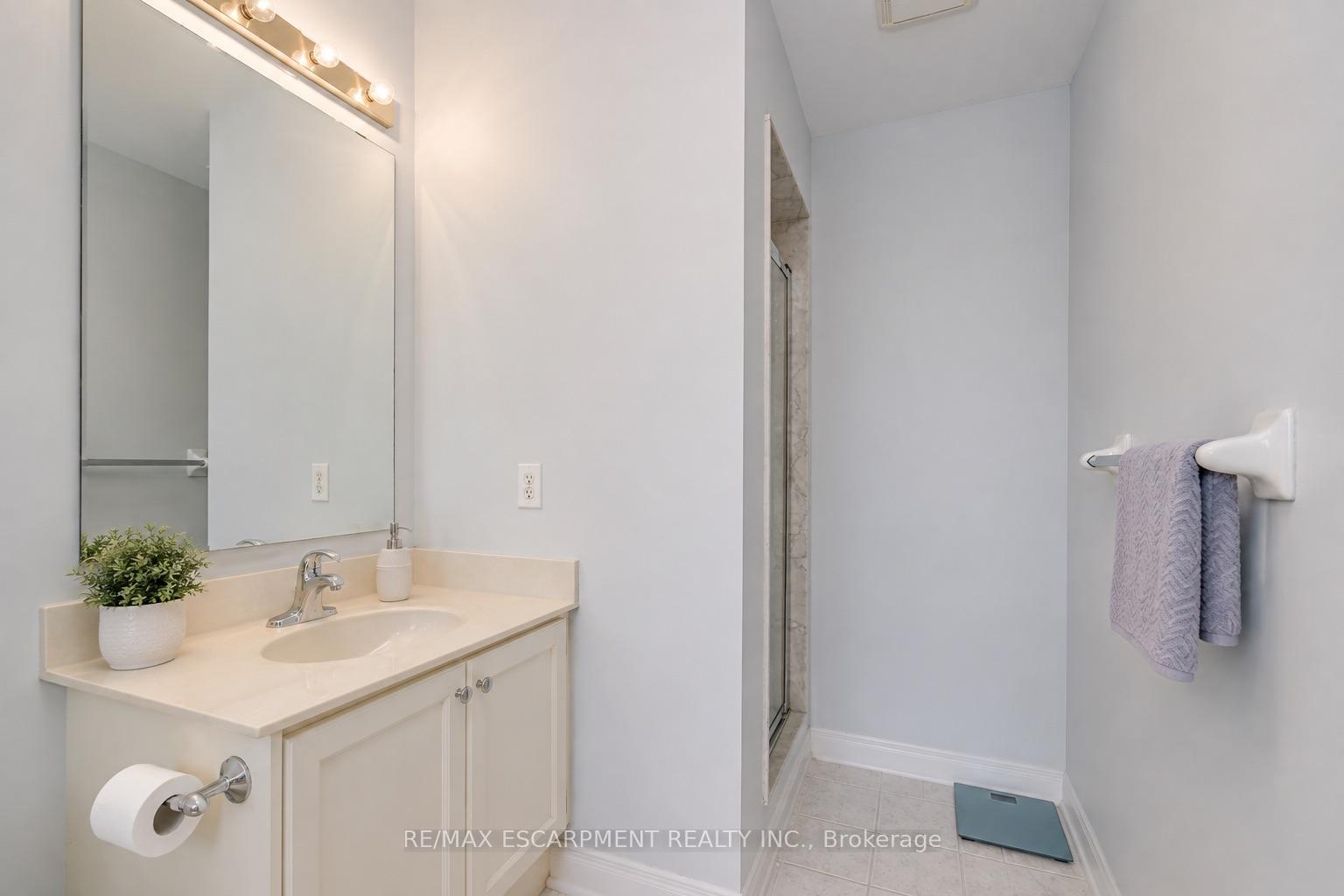 Photo 13 of 1793 Creek Way, Burlington, Uptown — HOMEH