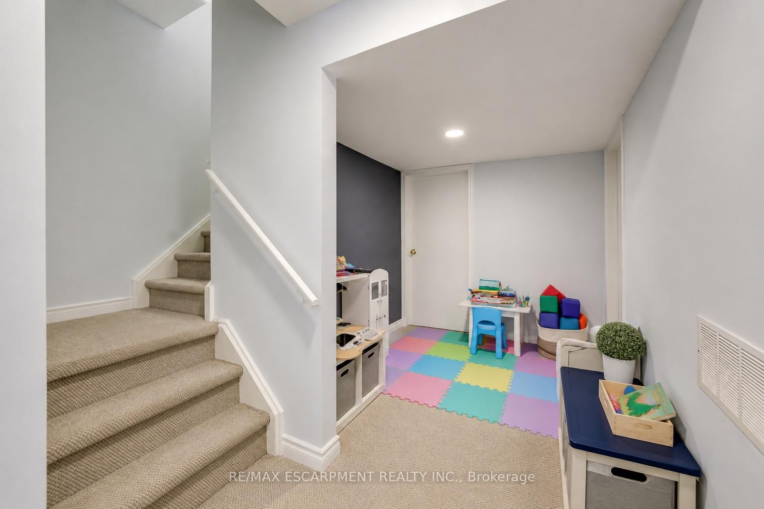 Photo 18 of 1793 Creek Way, Burlington, Uptown — HOMEH