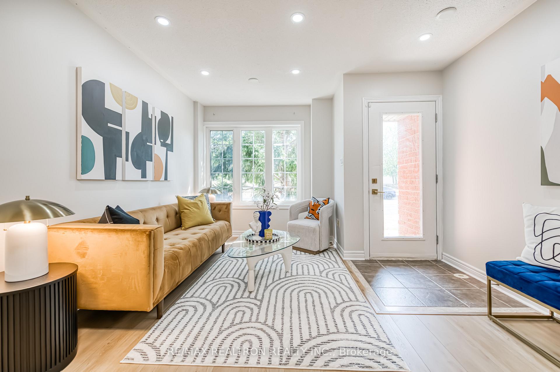 Photo 2 of 2554 Bur Oak Avenue, Markham, Cornell — HOMEH