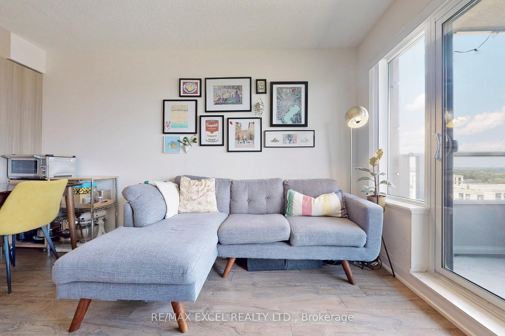 Photo 3 of Unit 1603, 18 Uptown Drive, Markham, Unionville — HOMEH