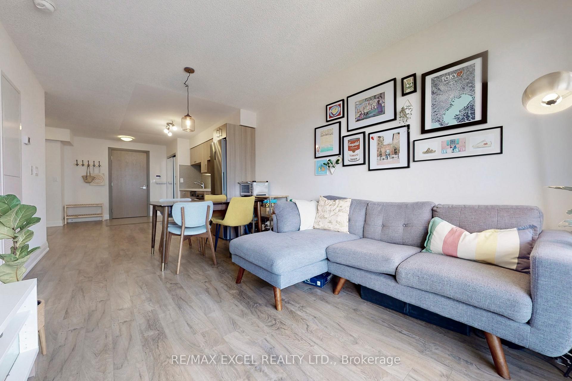 Photo 4 of Unit 1603, 18 Uptown Drive, Markham, Unionville — HOMEH