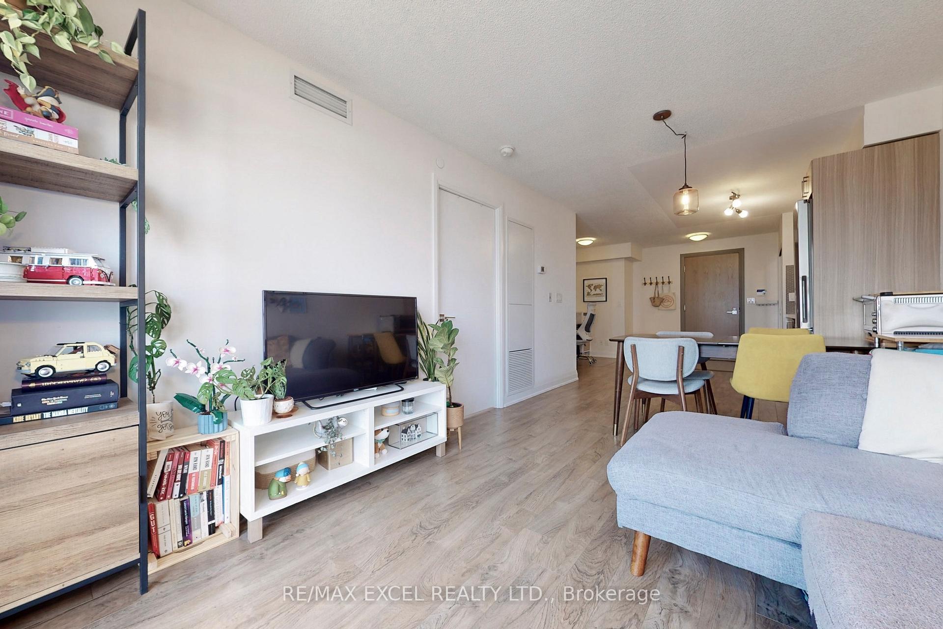 Photo 5 of Unit 1603, 18 Uptown Drive, Markham, Unionville — HOMEH