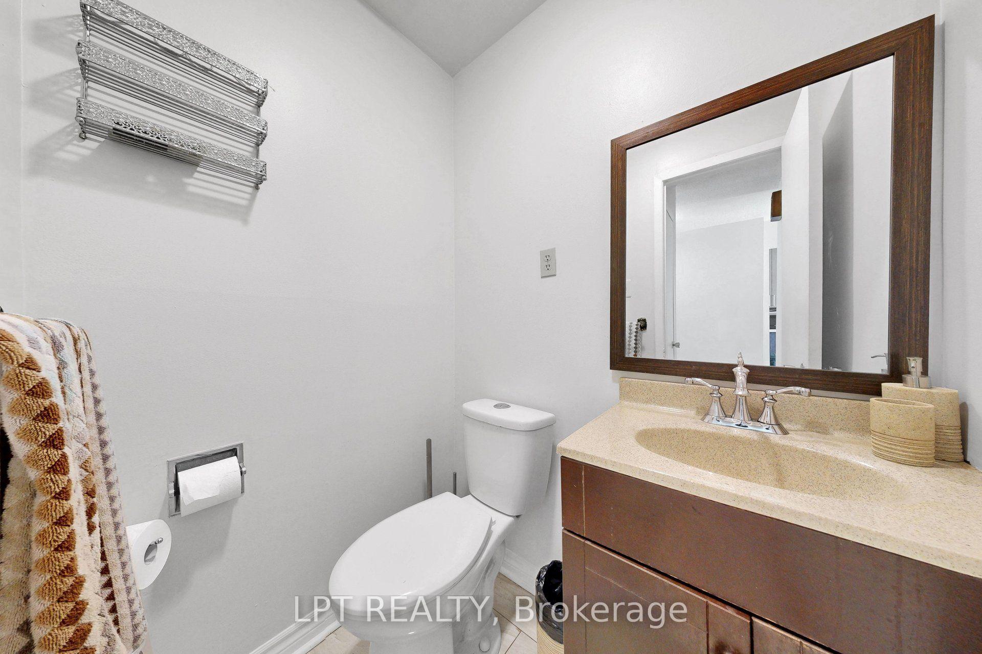 Photo 7 of 38 Pickard Lane, Brampton, Fletcher's West — HOMEH
