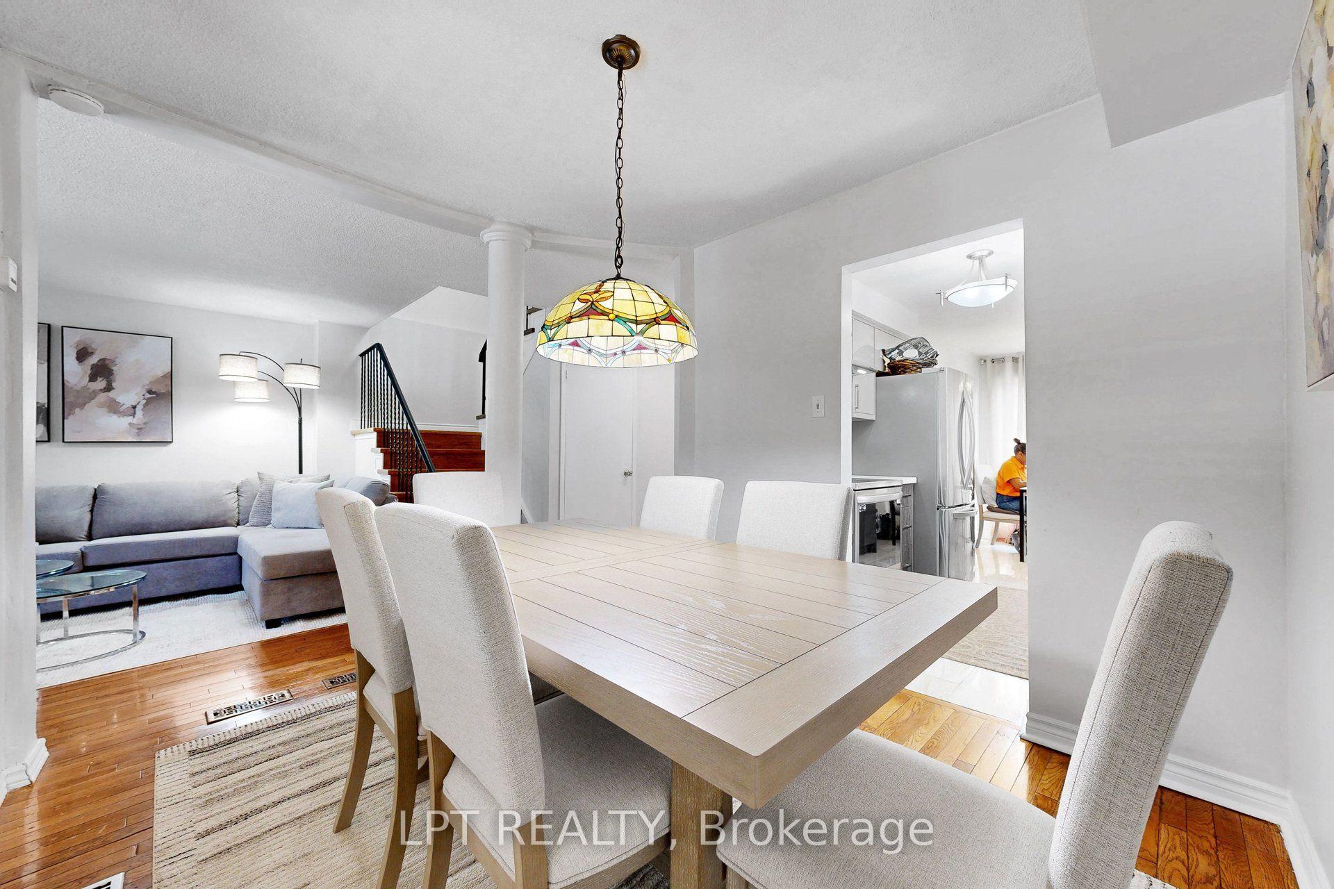 Photo 15 of 38 Pickard Lane, Brampton, Fletcher's West — HOMEH