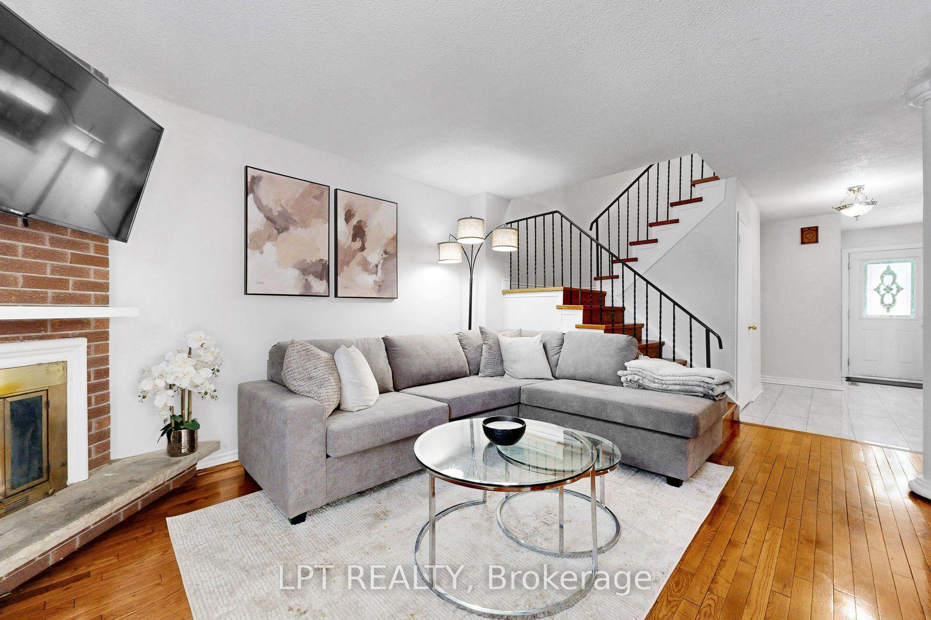 Photo 17 of 38 Pickard Lane, Brampton, Fletcher's West — HOMEH