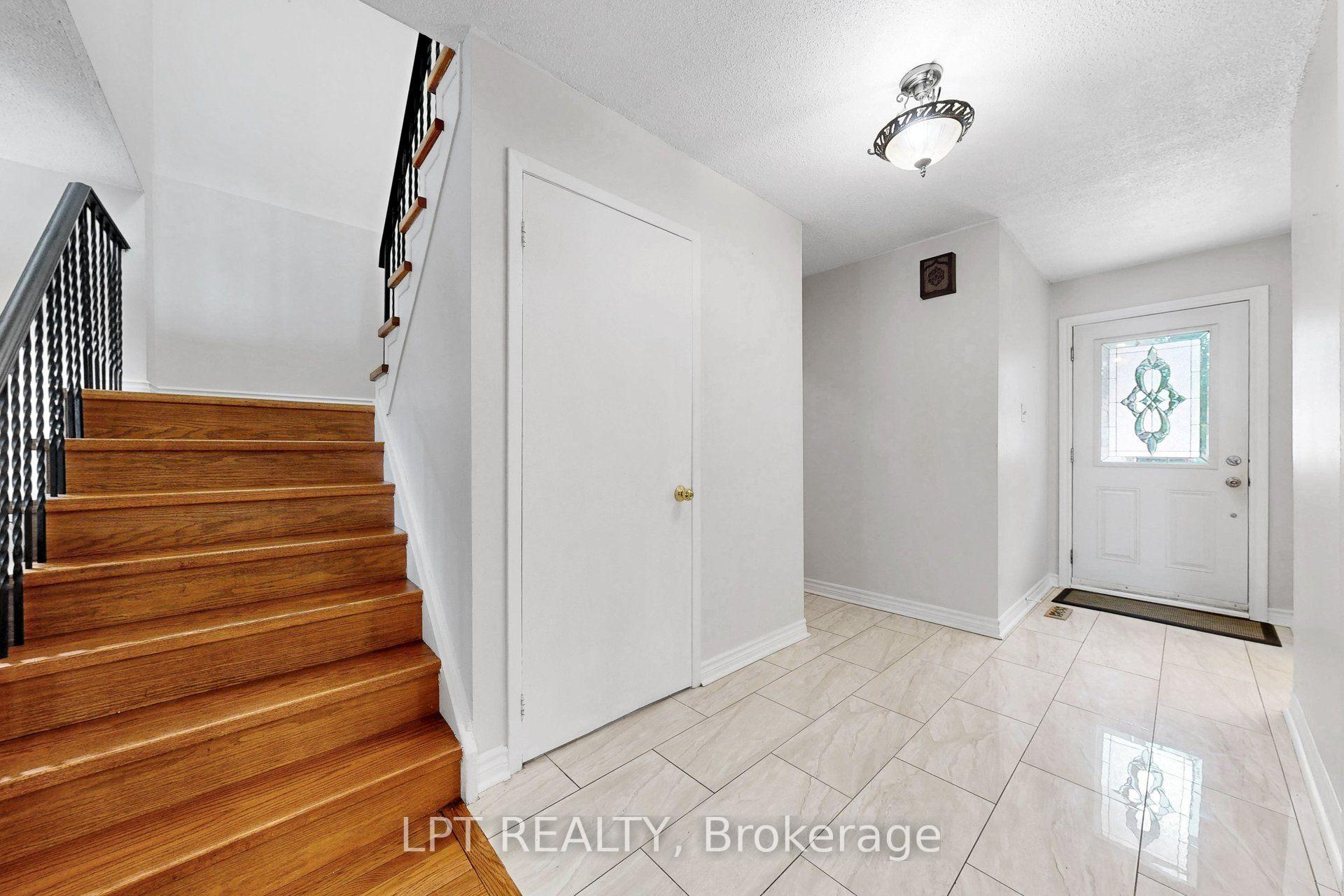 Photo 22 of 38 Pickard Lane, Brampton, Fletcher's West — HOMEH