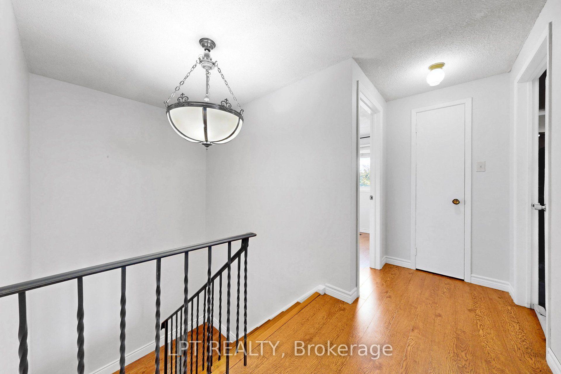 Photo 23 of 38 Pickard Lane, Brampton, Fletcher's West — HOMEH