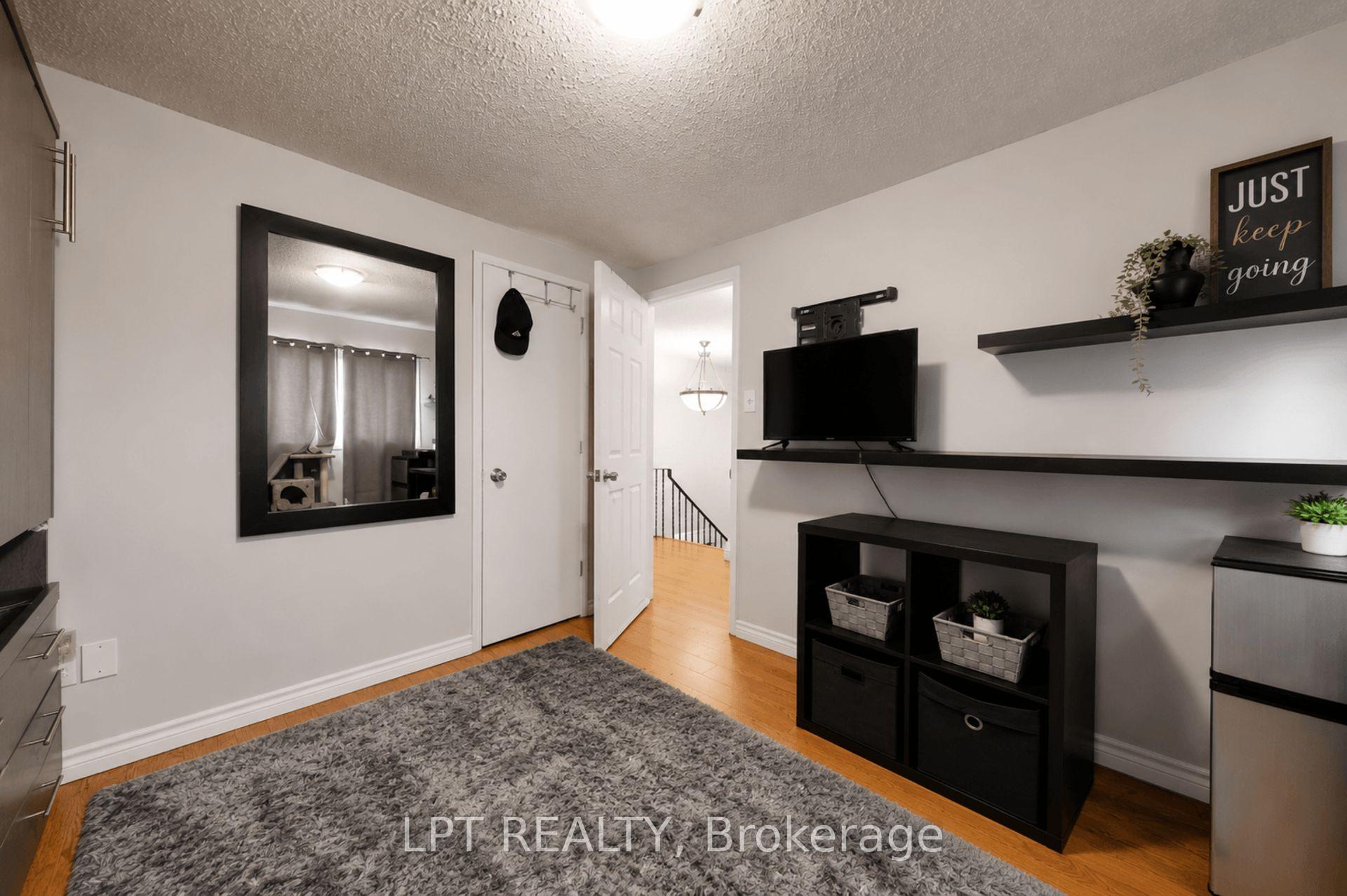 Photo 32 of 38 Pickard Lane, Brampton, Fletcher's West — HOMEH