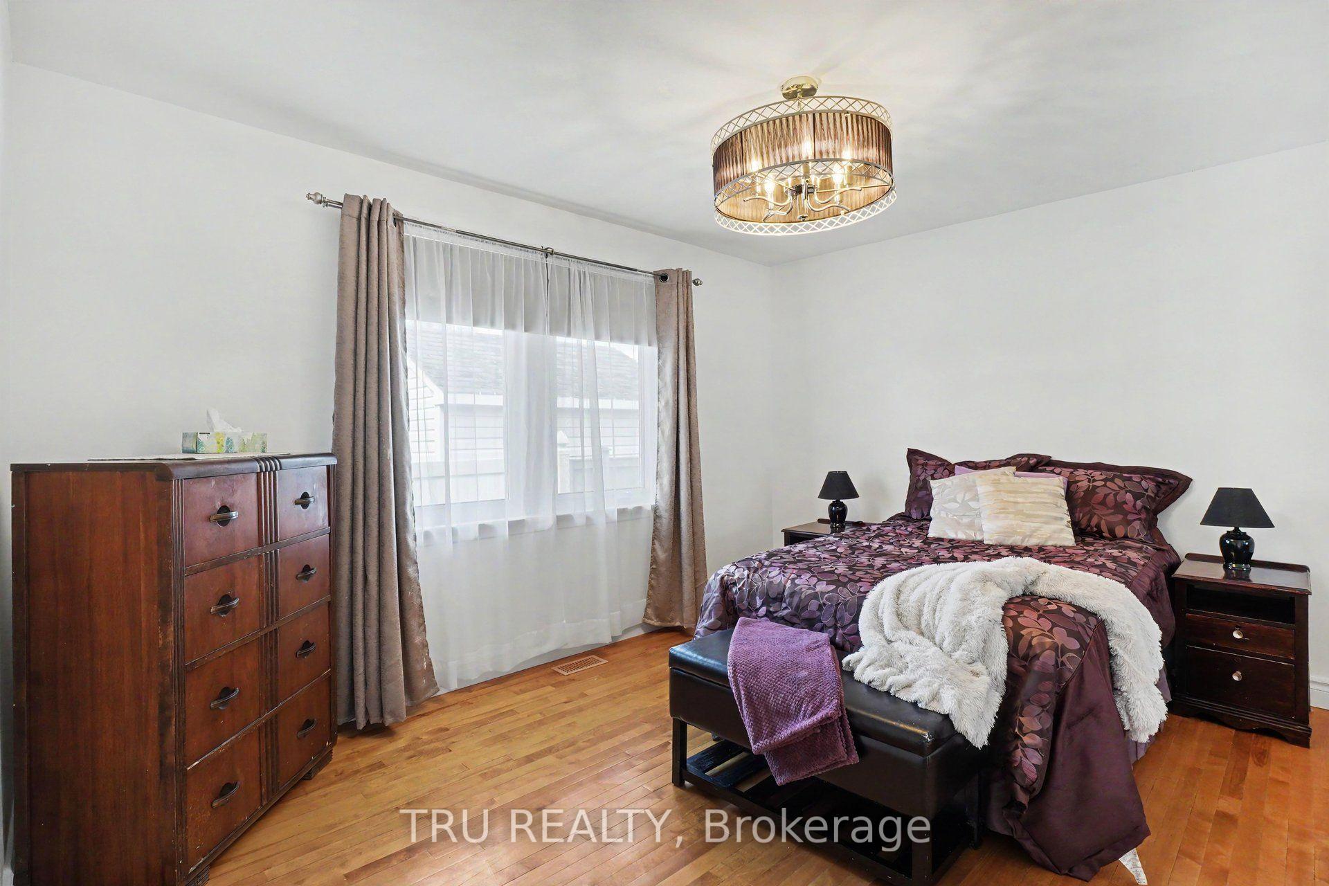 Photo 18 of 1908 Saunderson Drive, Ottawa, Elmvale Acres — HOMEH