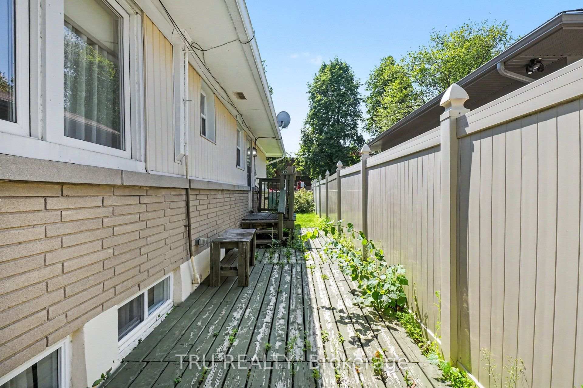 Photo 29 of 1908 Saunderson Drive, Ottawa, Elmvale Acres — HOMEH