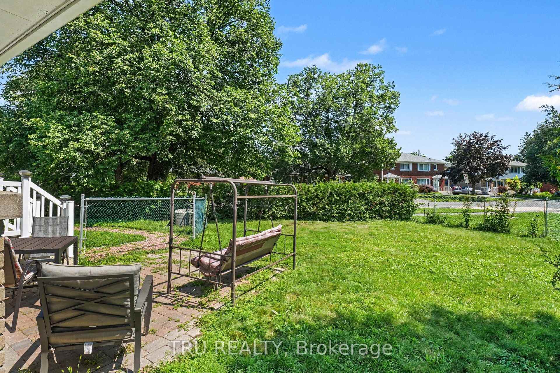 Photo 31 of 1908 Saunderson Drive, Ottawa, Elmvale Acres — HOMEH