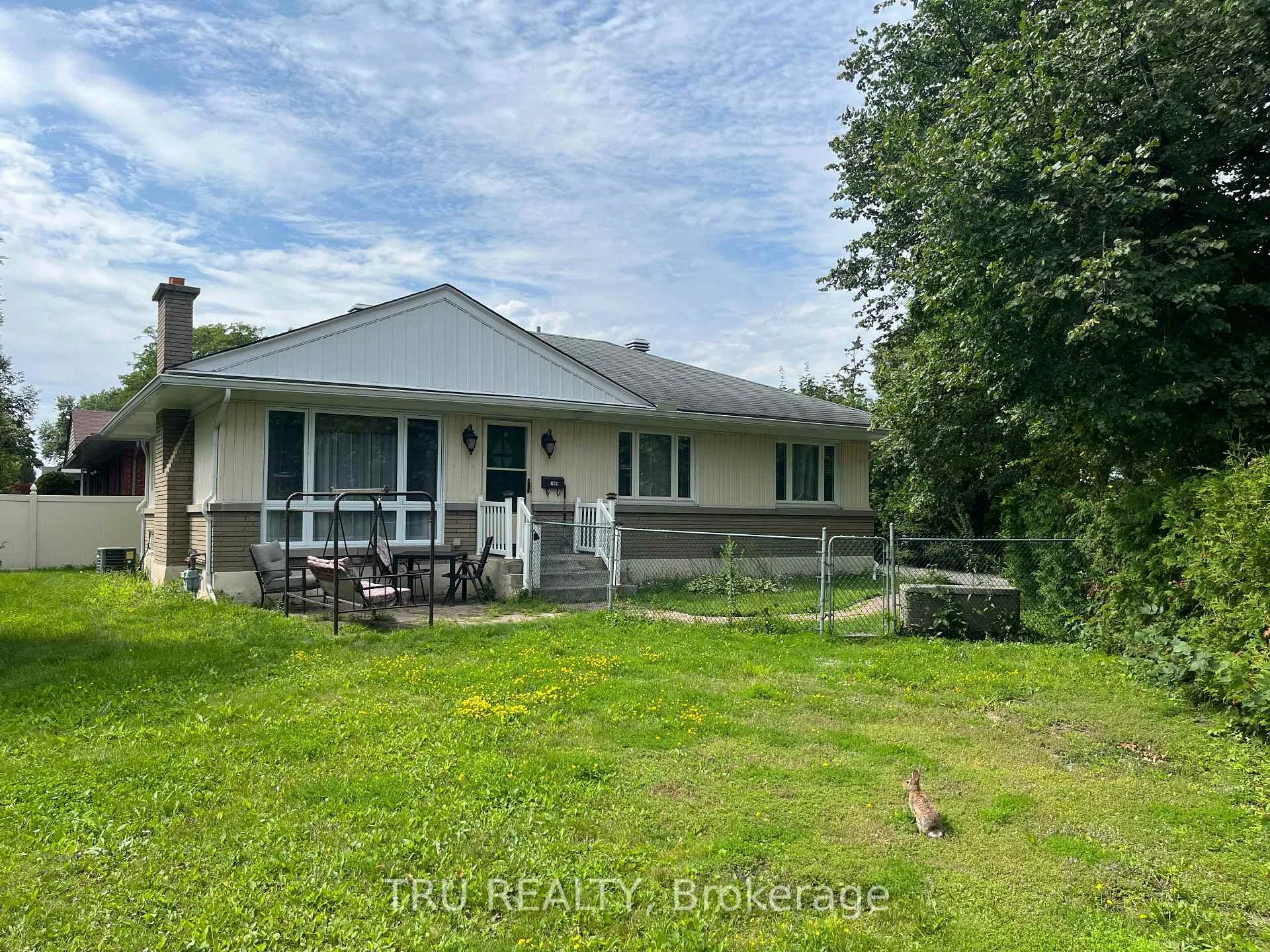 Photo 37 of 1908 Saunderson Drive, Ottawa, Elmvale Acres — HOMEH
