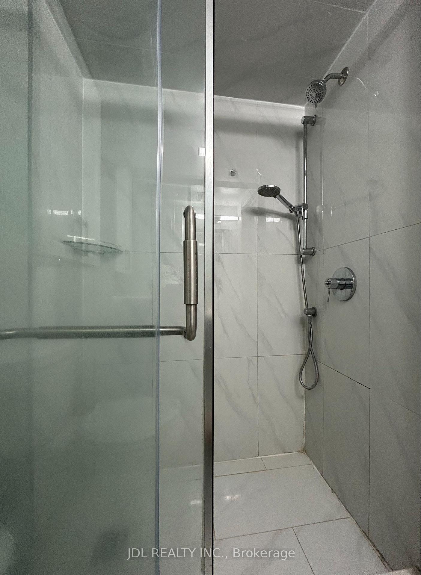Photo 6 of Unit Suite A bsmt, 10 Apache Tr, North York, Hillcrest Village — HOMEH