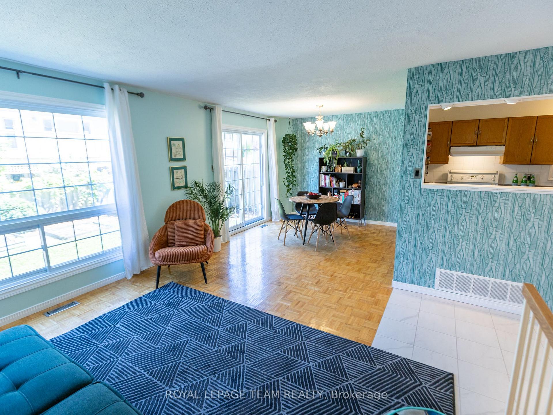 Photo 6 of 930 Alenmede Crescent, Ottawa, Fairfield Heights — HOMEH
