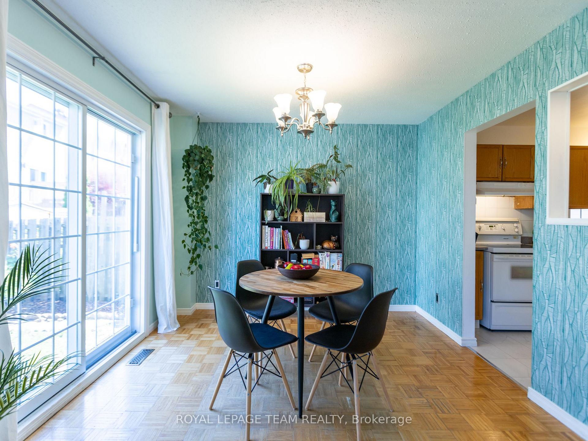 Photo 8 of 930 Alenmede Crescent, Ottawa, Fairfield Heights — HOMEH