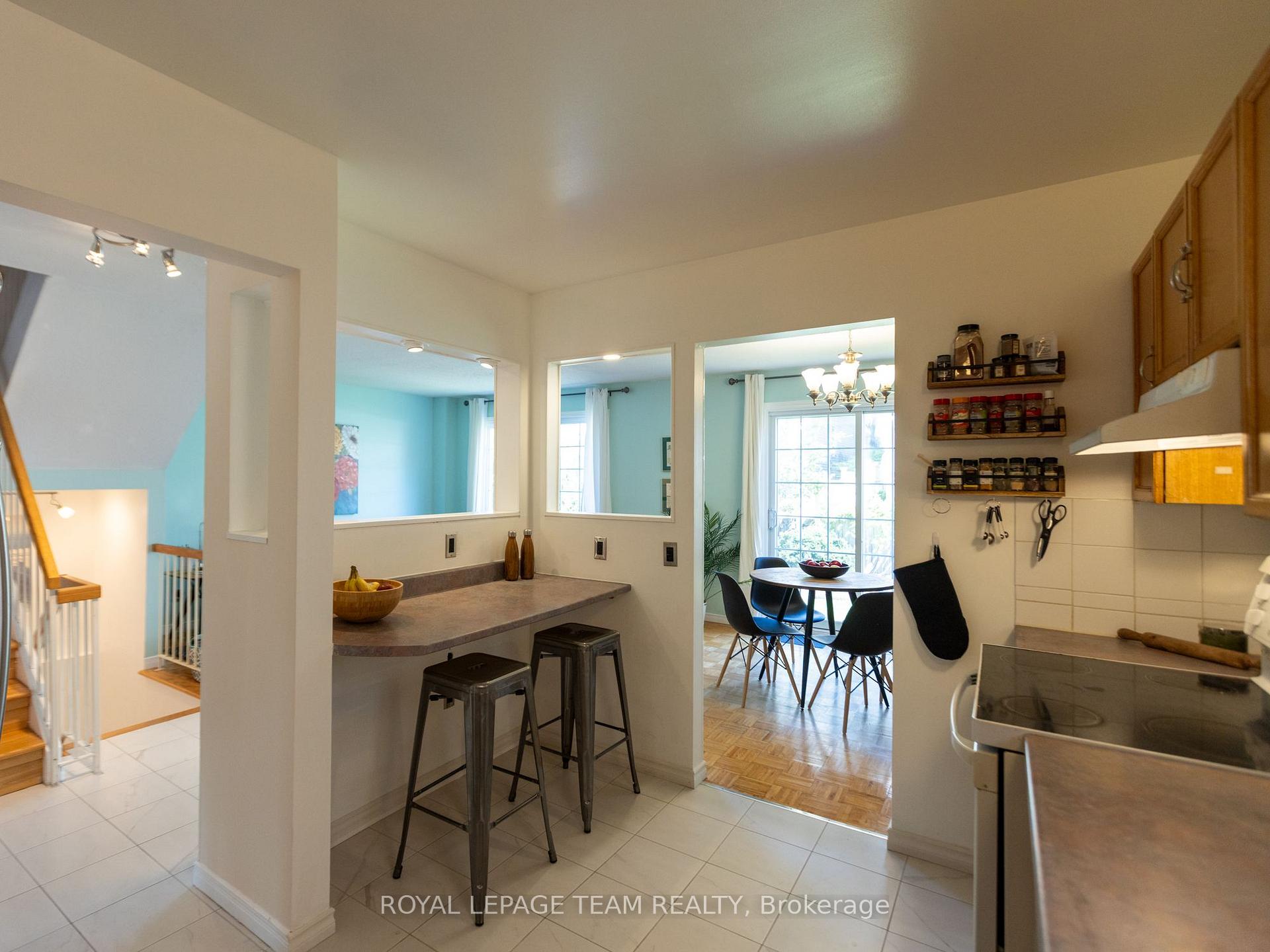 Photo 11 of 930 Alenmede Crescent, Ottawa, Fairfield Heights — HOMEH