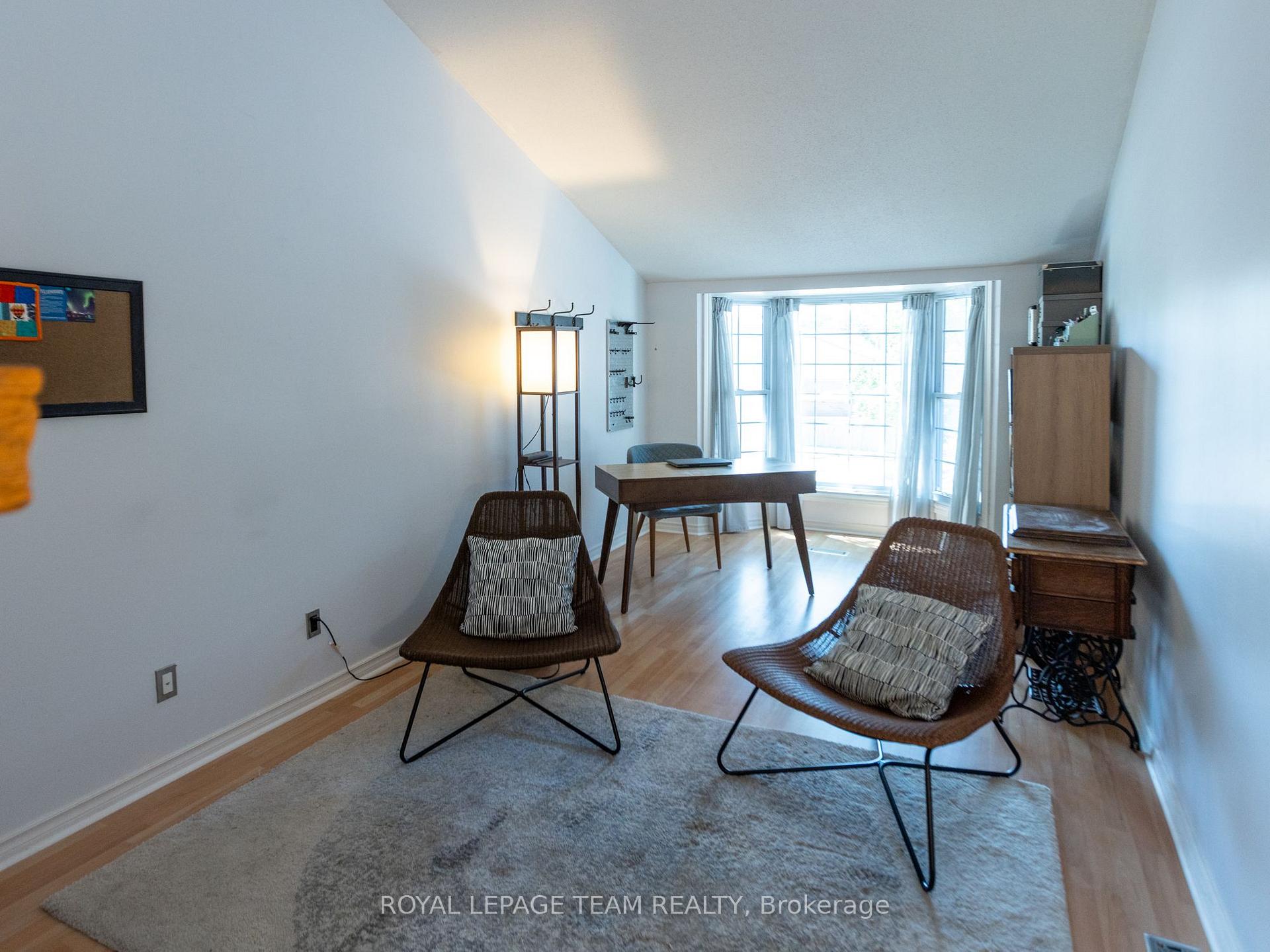 Photo 13 of 930 Alenmede Crescent, Ottawa, Fairfield Heights — HOMEH