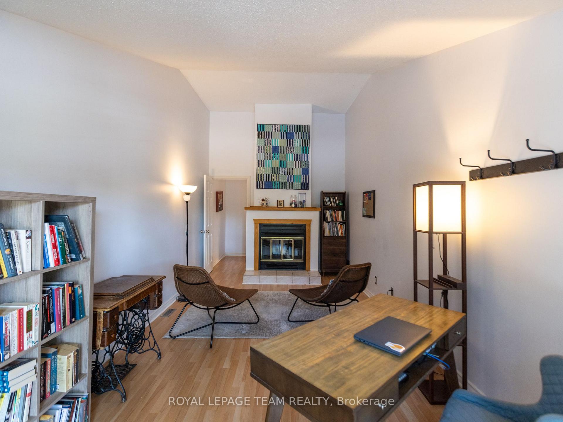 Photo 14 of 930 Alenmede Crescent, Ottawa, Fairfield Heights — HOMEH