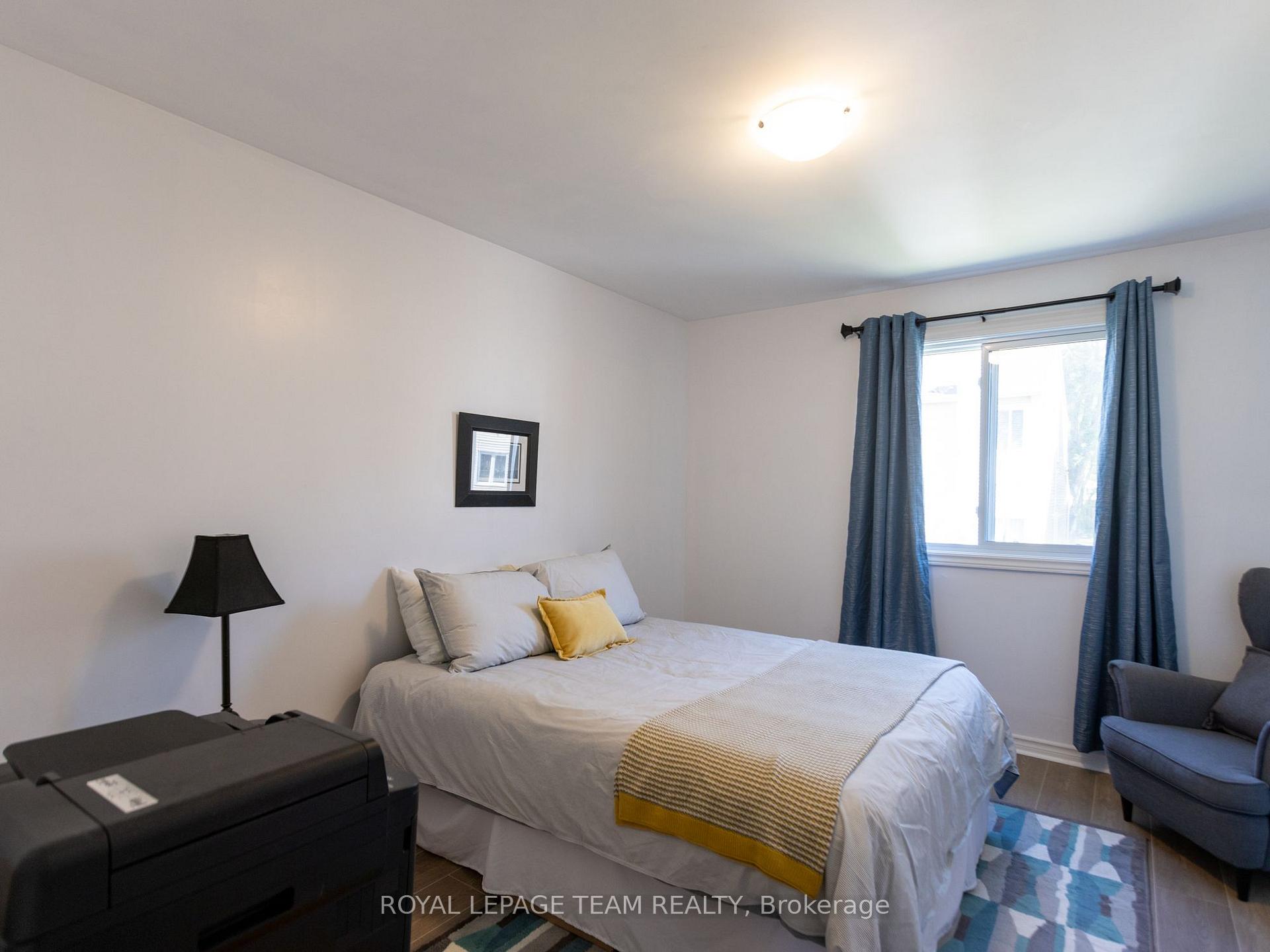 Photo 15 of 930 Alenmede Crescent, Ottawa, Fairfield Heights — HOMEH