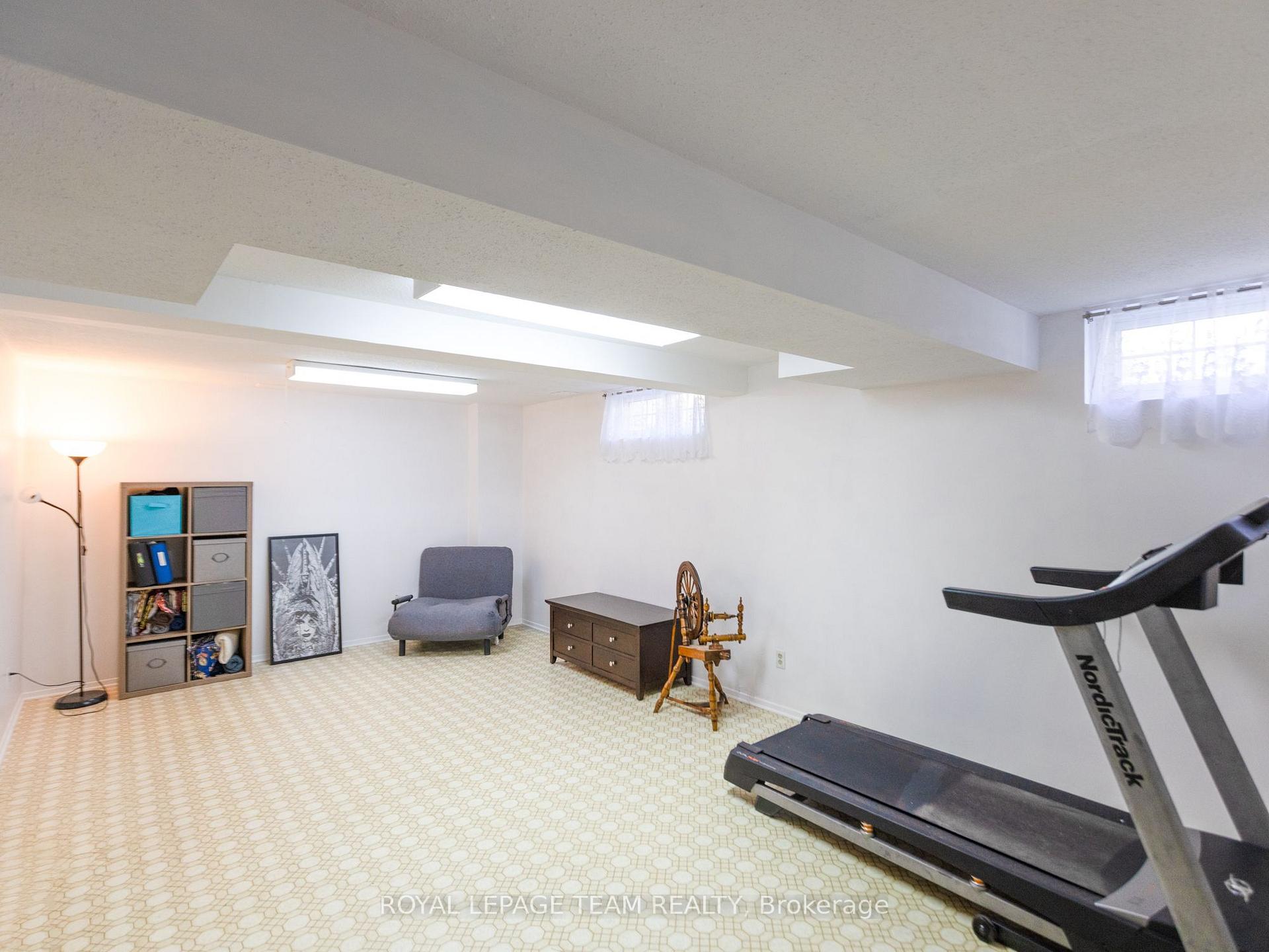 Photo 20 of 930 Alenmede Crescent, Ottawa, Fairfield Heights — HOMEH