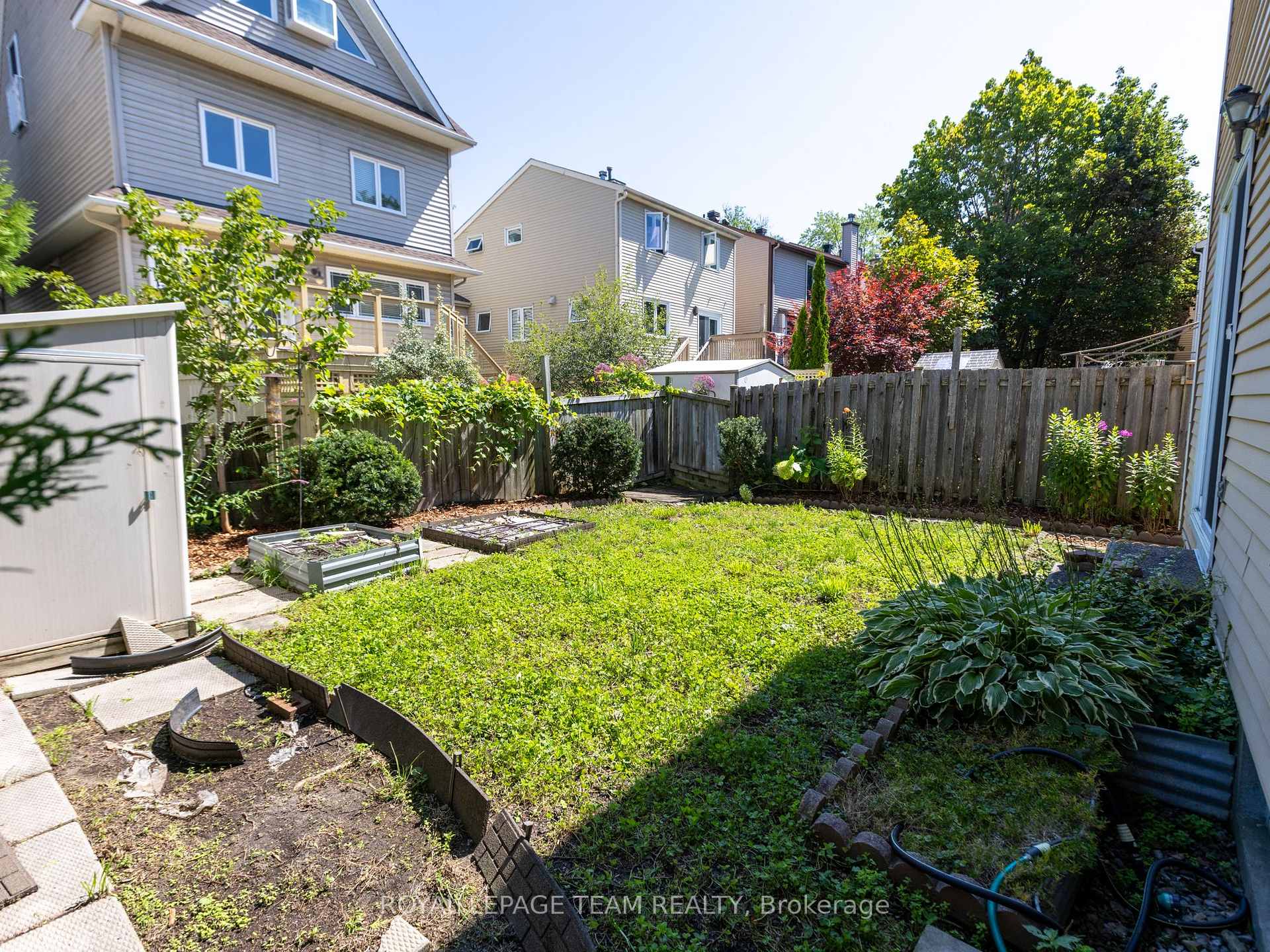 Photo 21 of 930 Alenmede Crescent, Ottawa, Fairfield Heights — HOMEH
