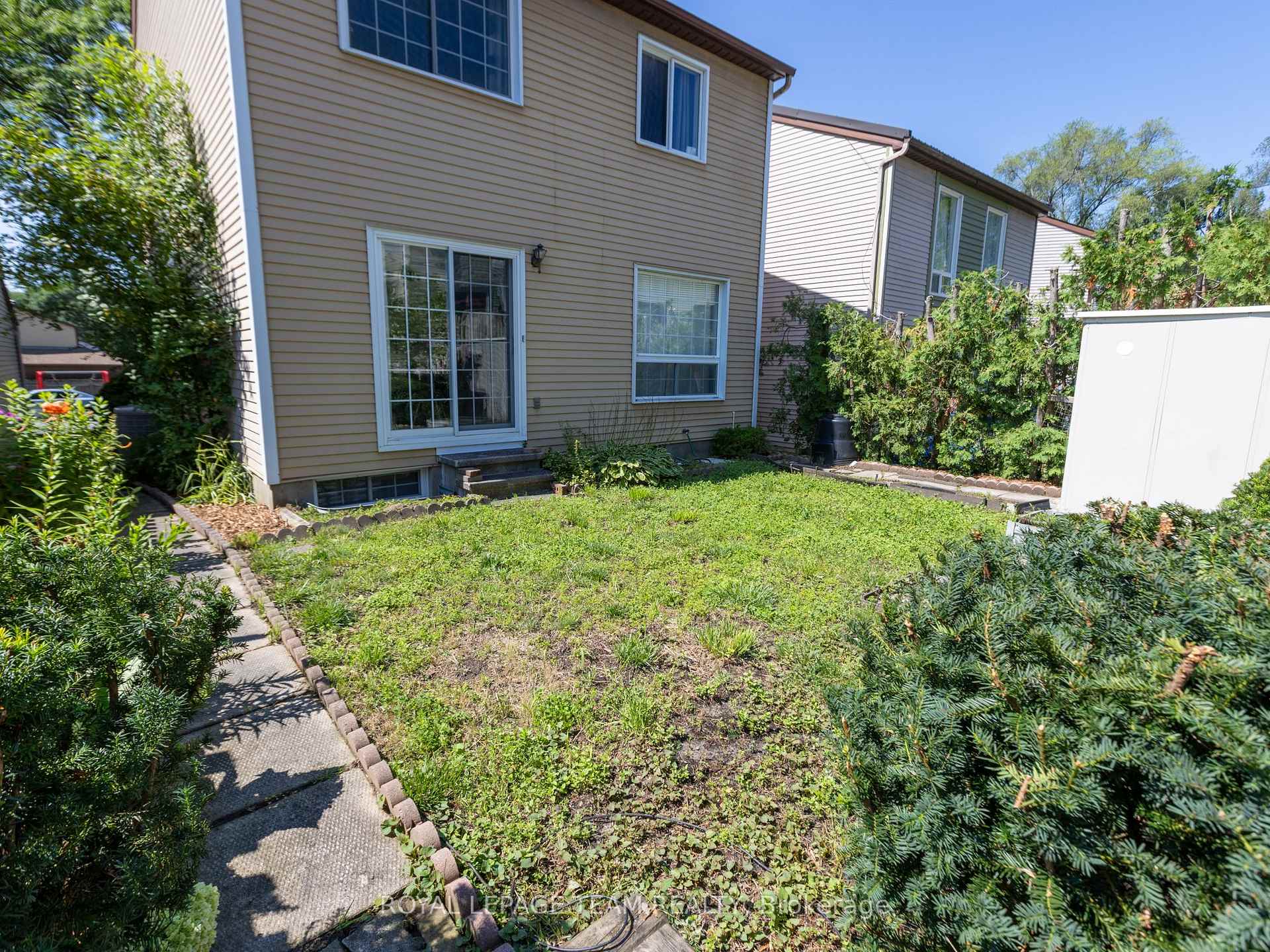 Photo 22 of 930 Alenmede Crescent, Ottawa, Fairfield Heights — HOMEH