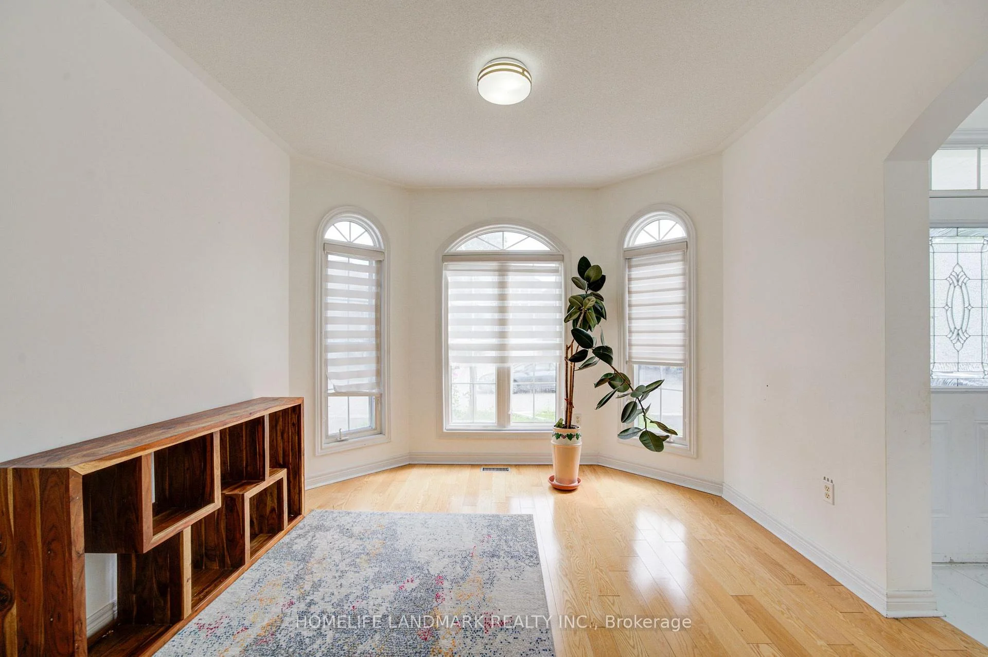 Photo 4 of 16 Barnstone Drive, Markham, Wismer — HOMEH