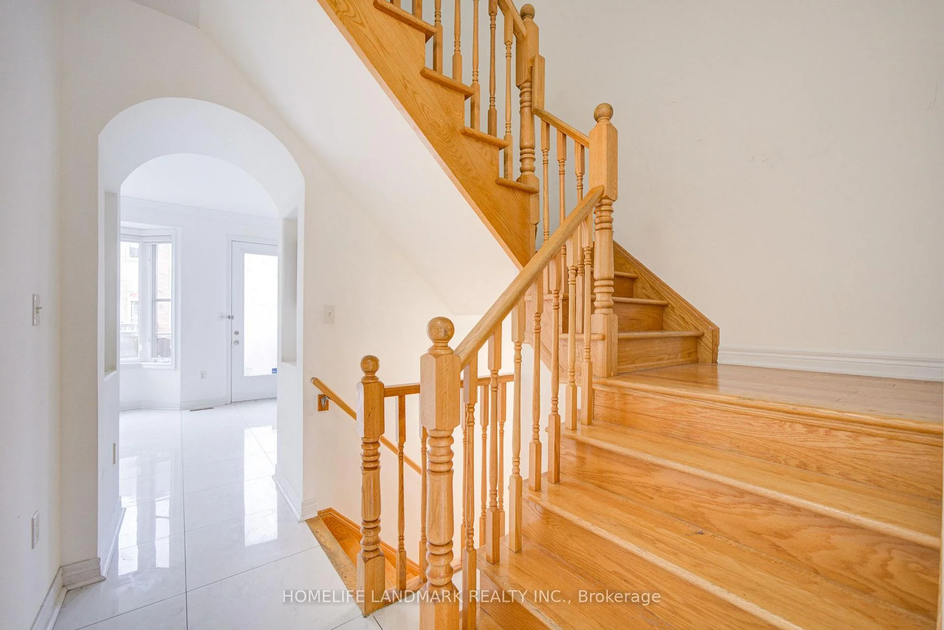 Photo 18 of 16 Barnstone Drive, Markham, Wismer — HOMEH