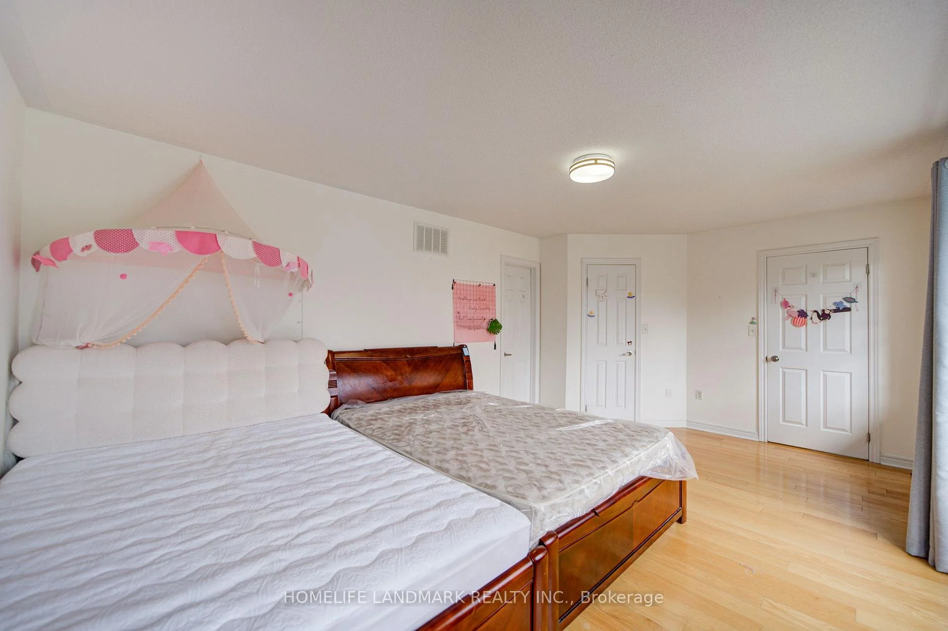 Photo 25 of 16 Barnstone Drive, Markham, Wismer — HOMEH